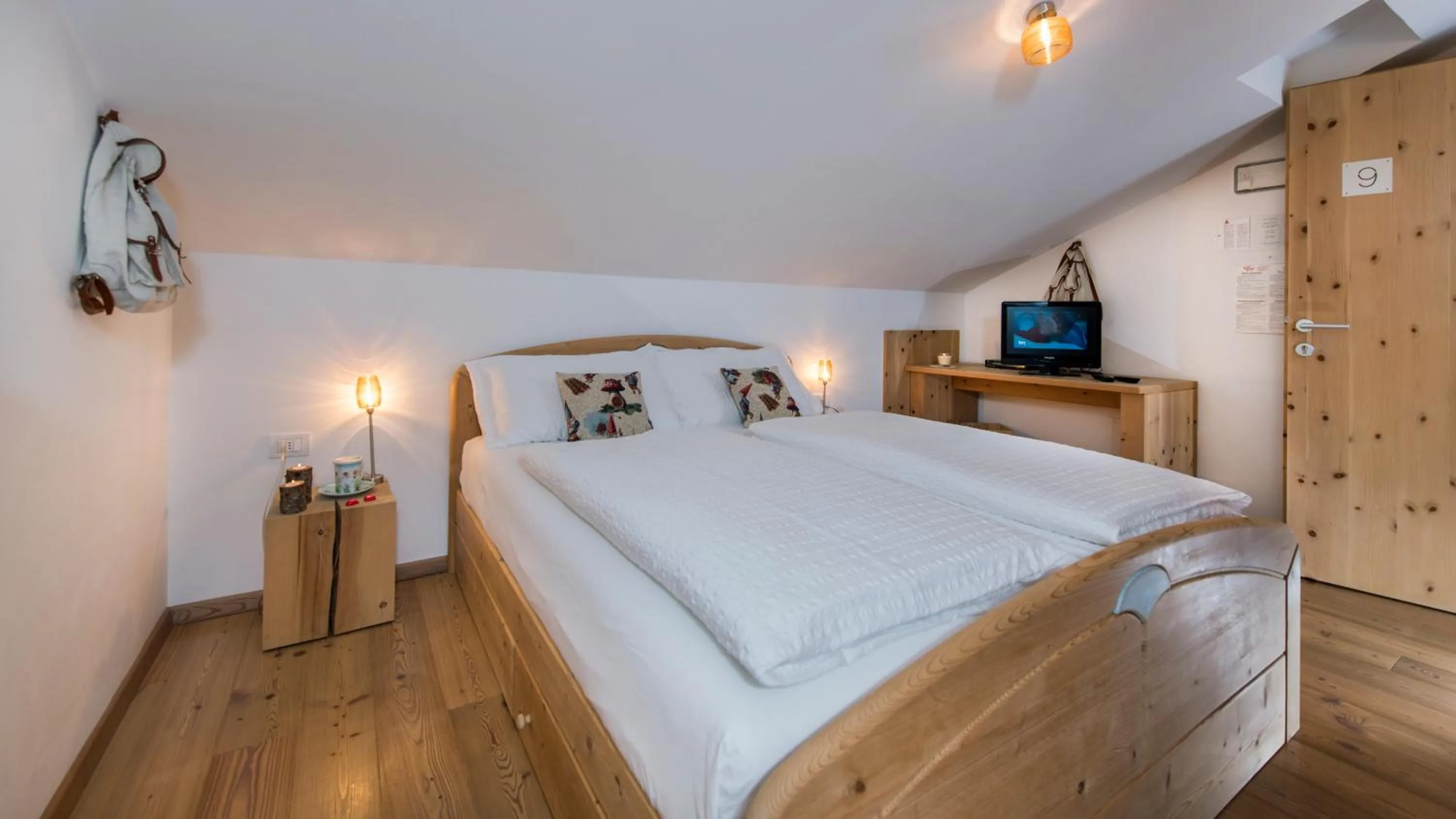 Photo of the whole room, Bed in Small & Lovely Hotel Zaluna