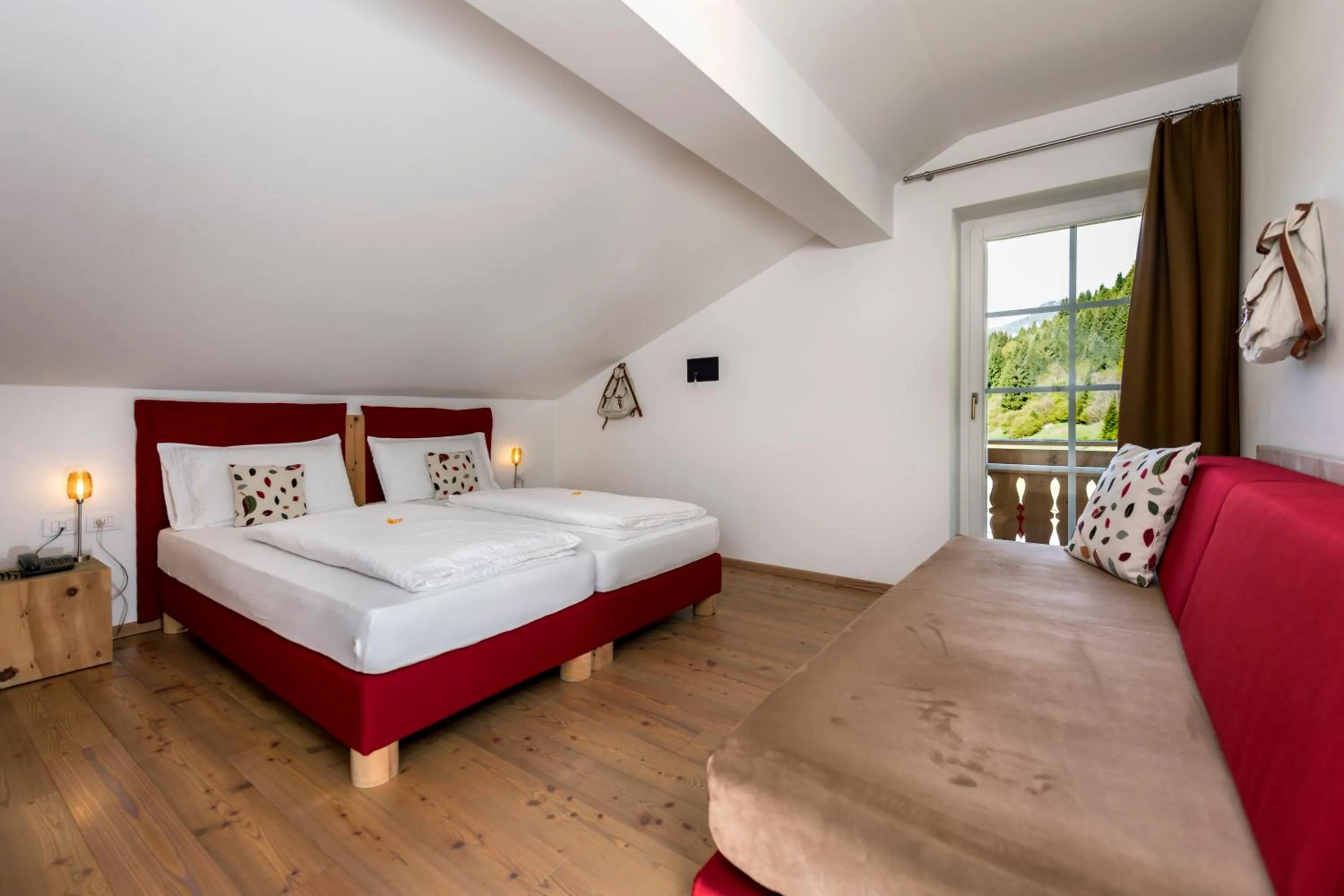 Bedroom, Bed in Small & Lovely Hotel Zaluna