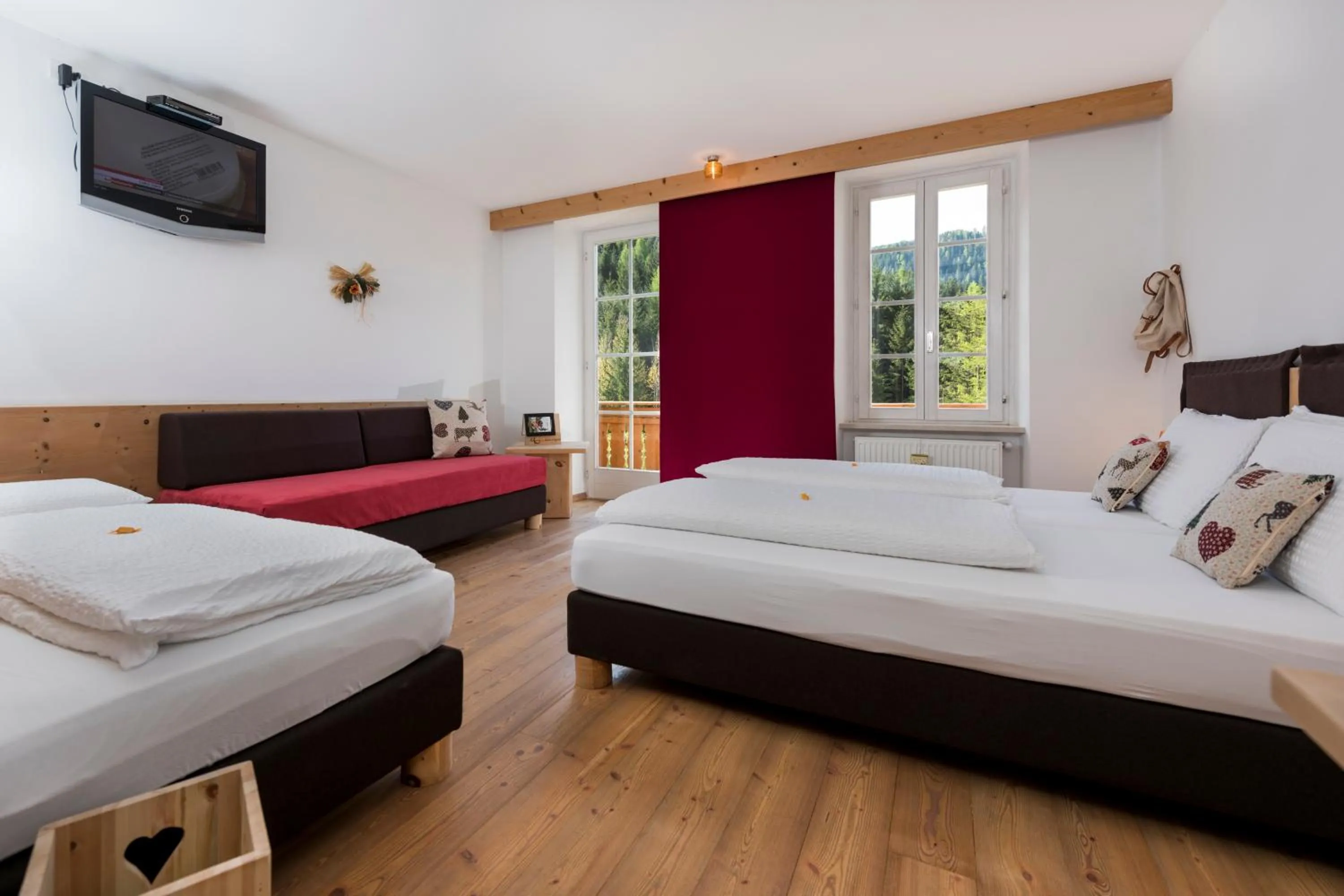 Photo of the whole room, Bed in Small & Lovely Hotel Zaluna