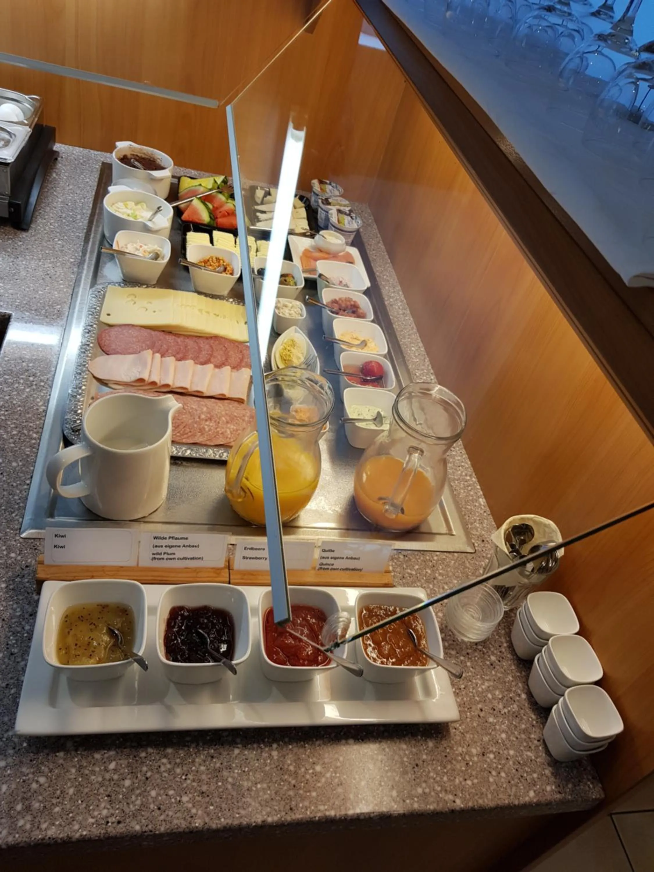 Buffet breakfast in Gästehaus Langhammer