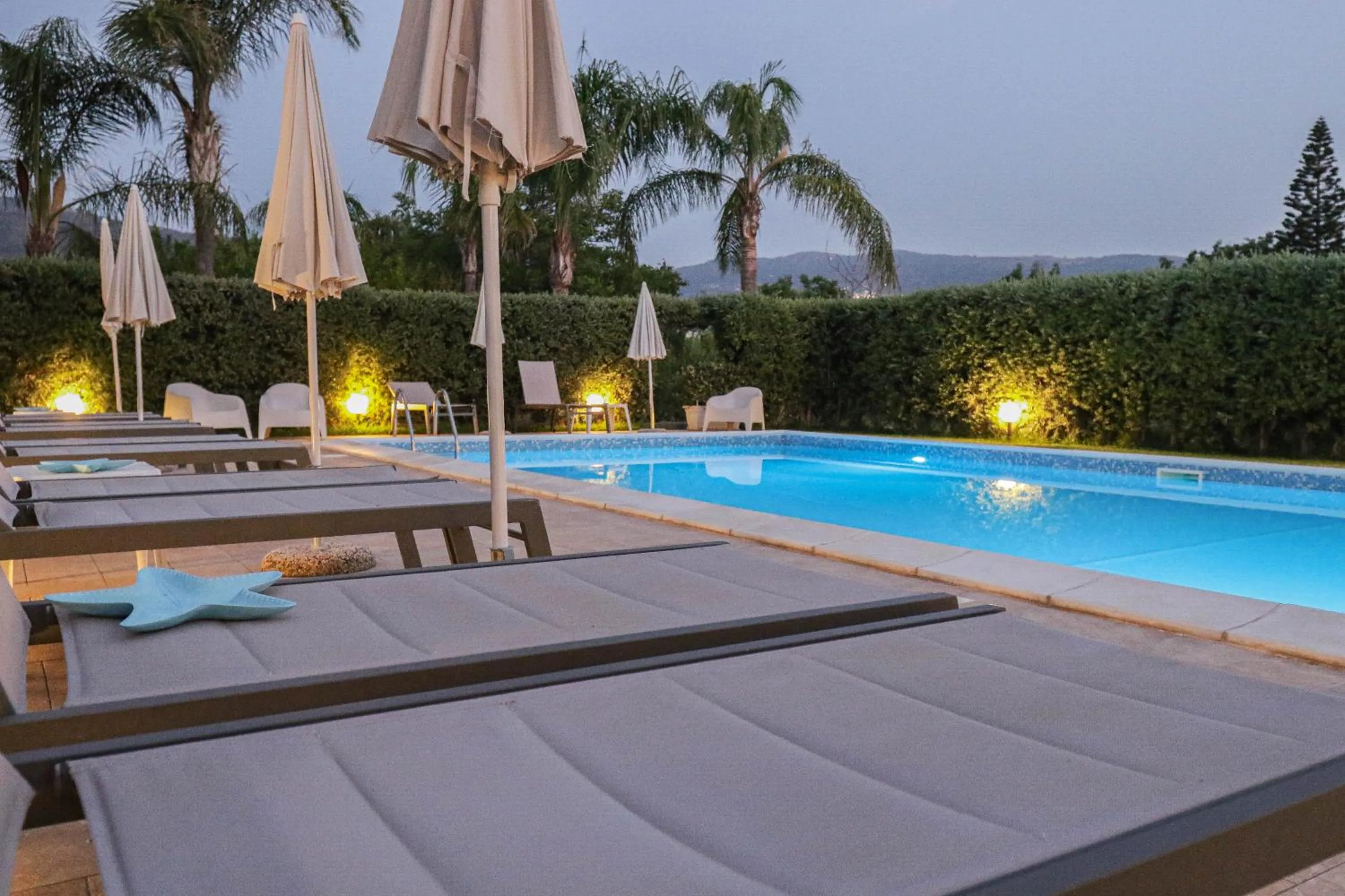 Pool view in B&B Il Girasole