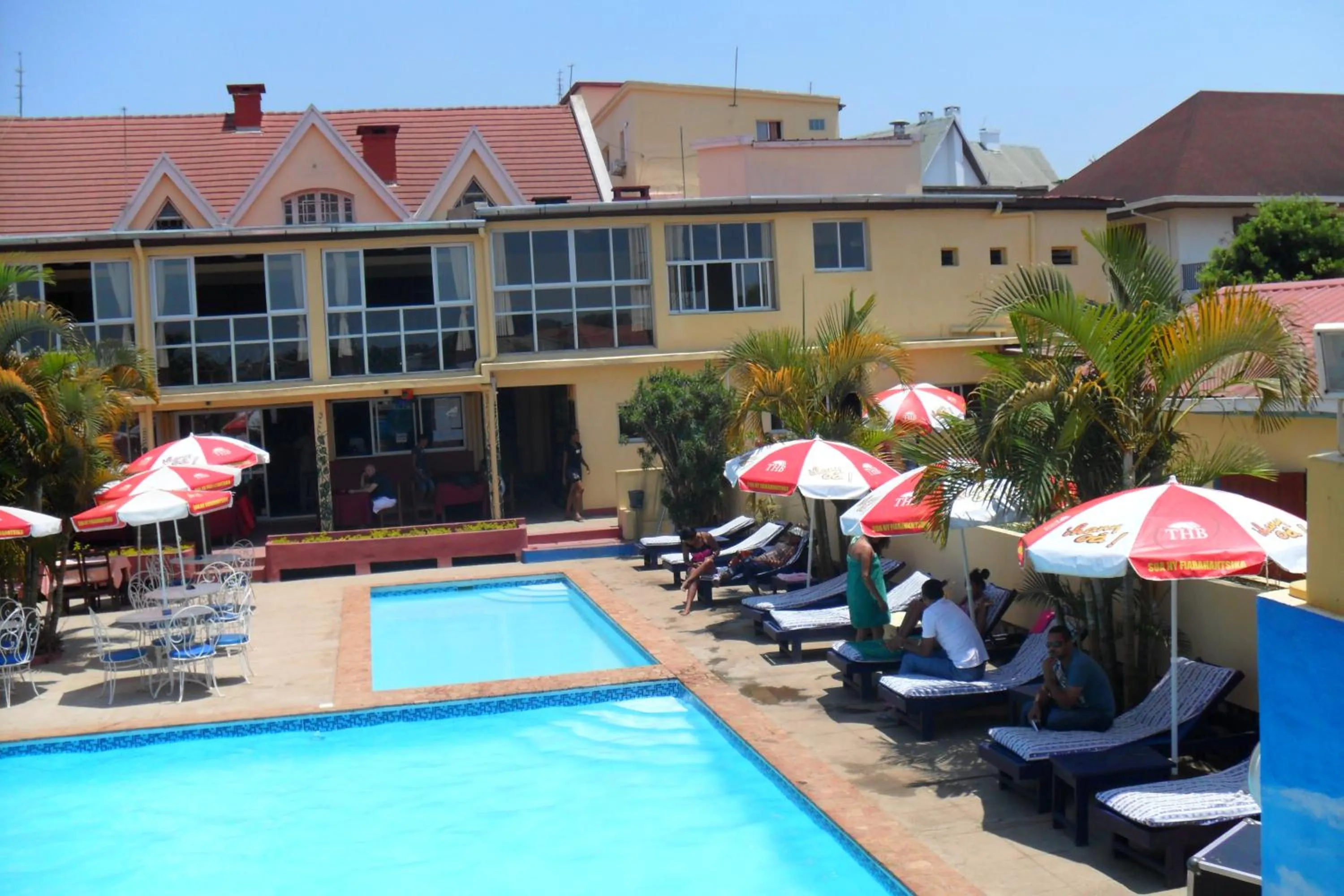 Property building in Hôtel - Appartement meublé " LES FLOTS BLEU "