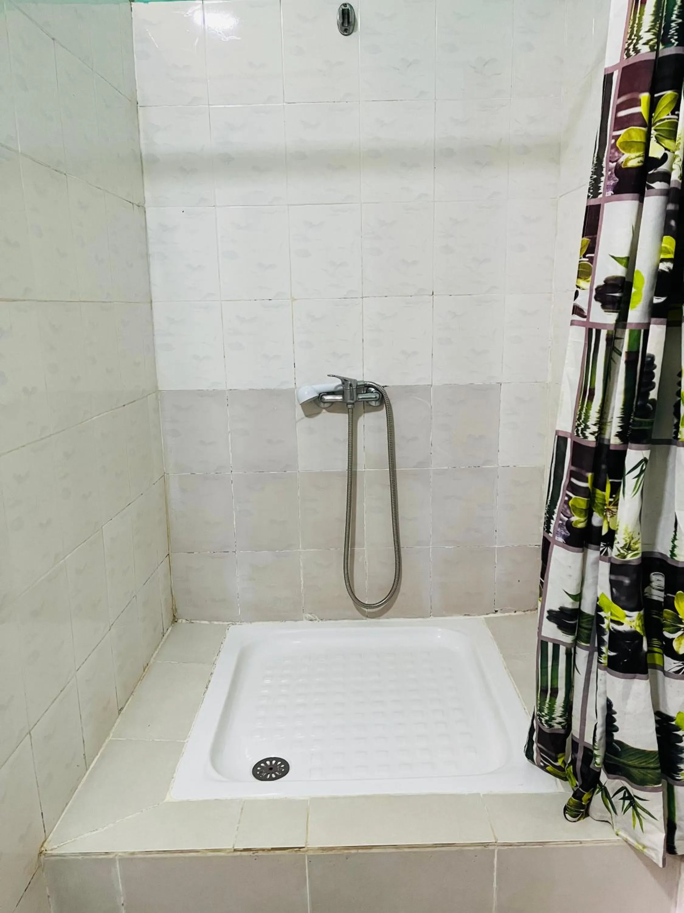 Bathroom in Hôtel - Appartement meublé " LES FLOTS BLEU "