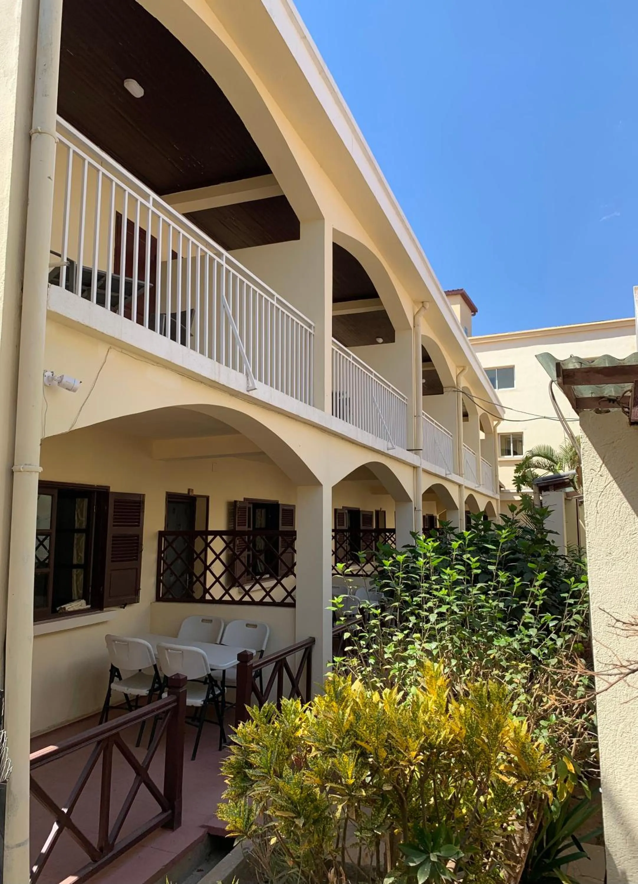 Property building in Hôtel - Appartement meublé " LES FLOTS BLEU "