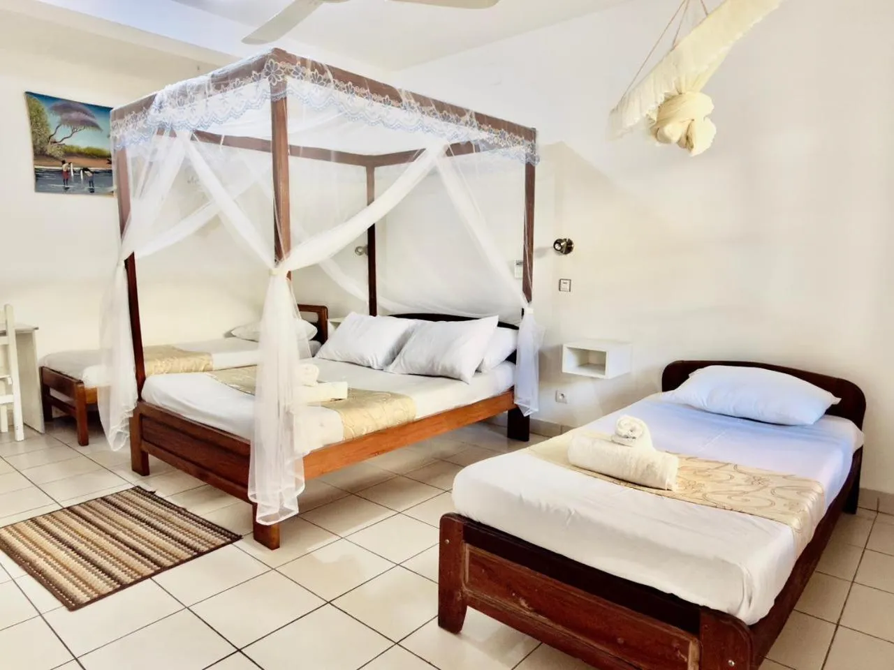 Bedroom, Bed in Hôtel - Appartement meublé " LES FLOTS BLEU "