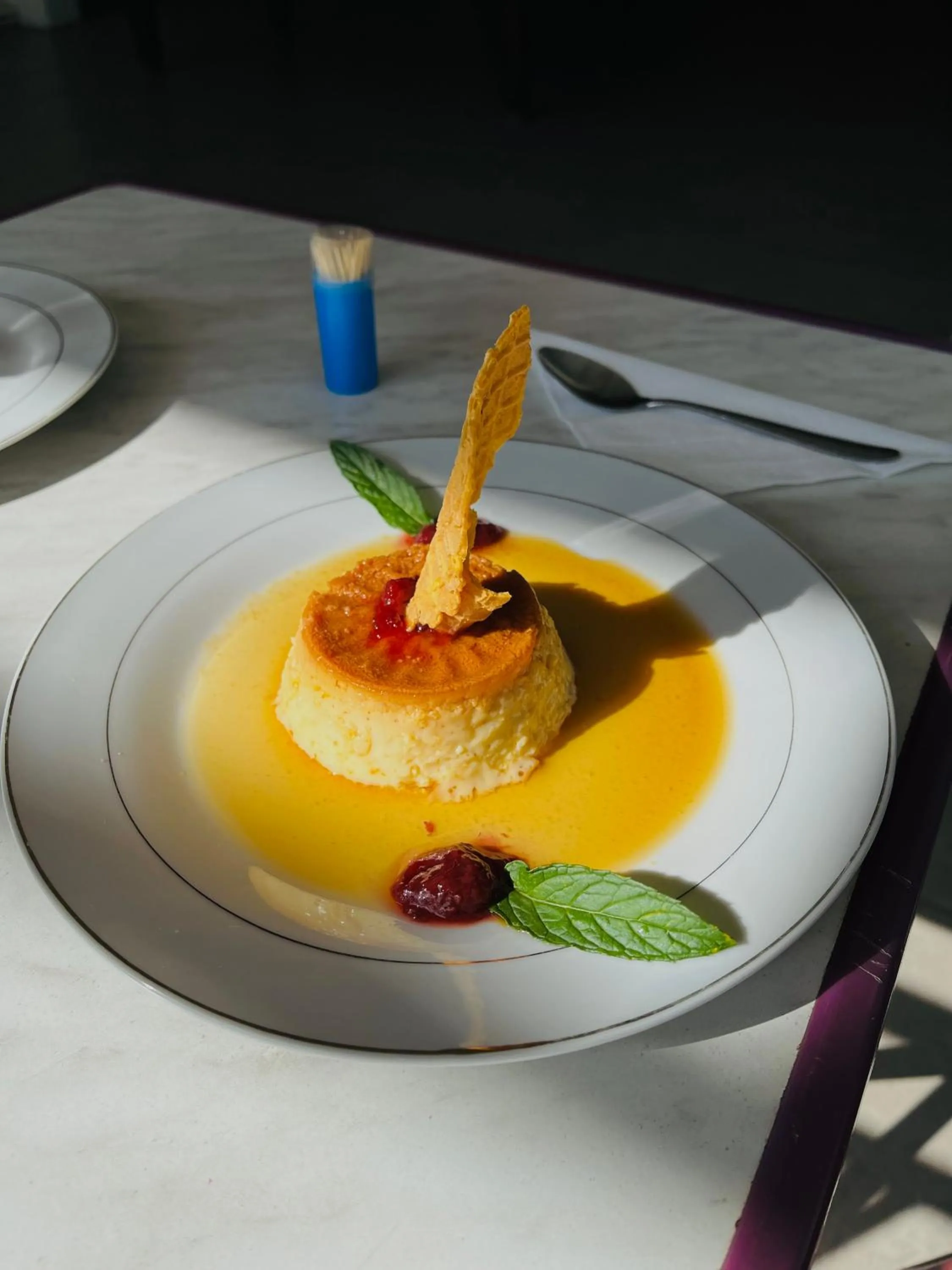 Restaurant/places to eat in Hôtel - Appartement meublé " LES FLOTS BLEU "