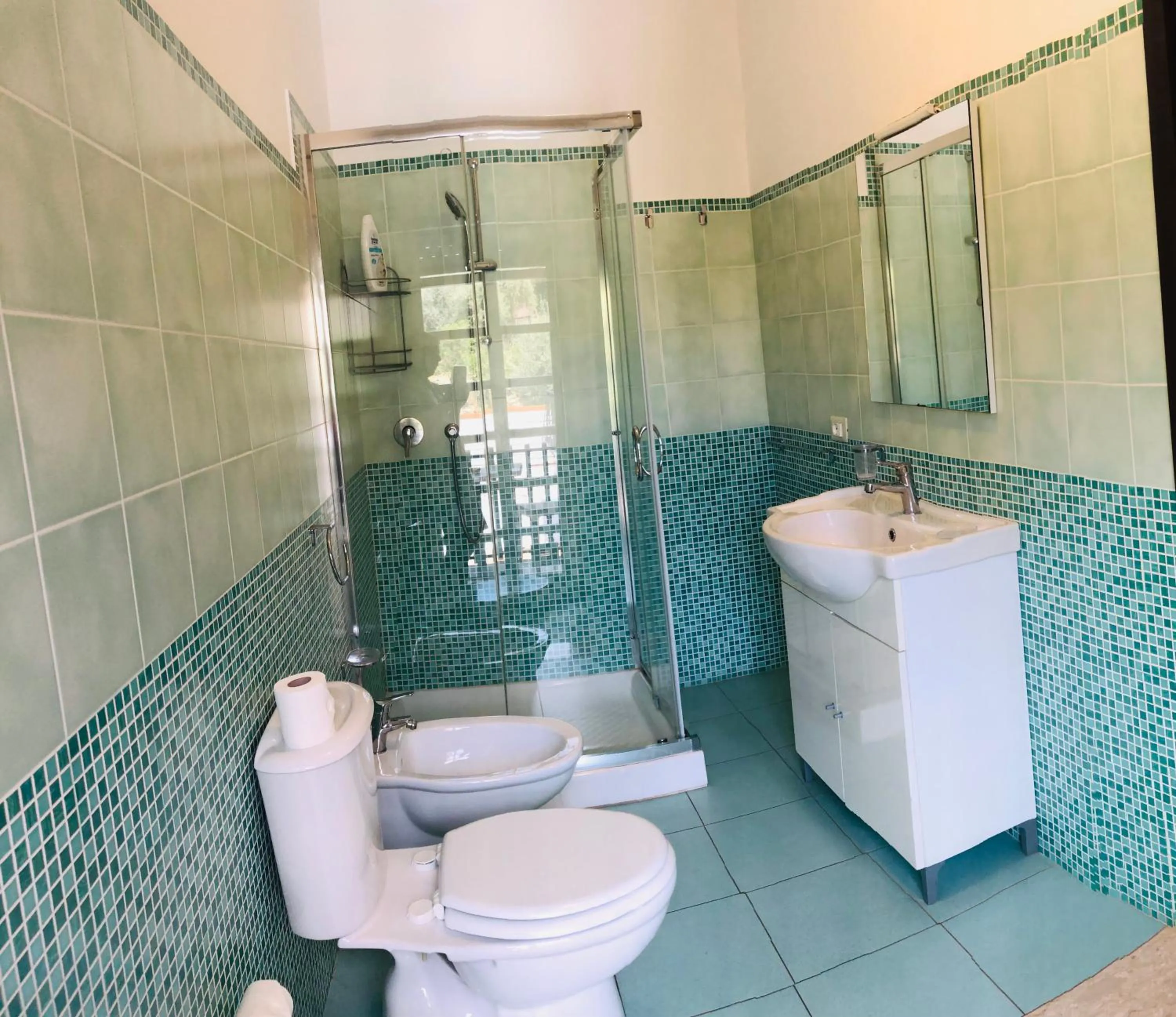 Shower in La Madonnina