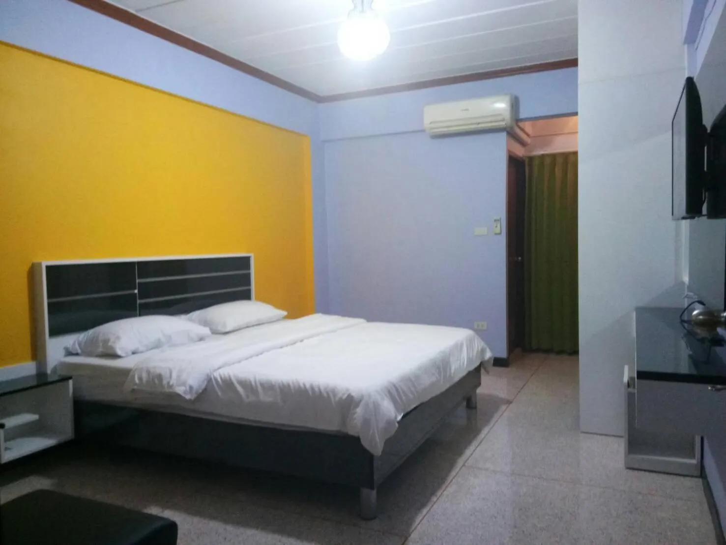 Bed in Hotel Paraiso