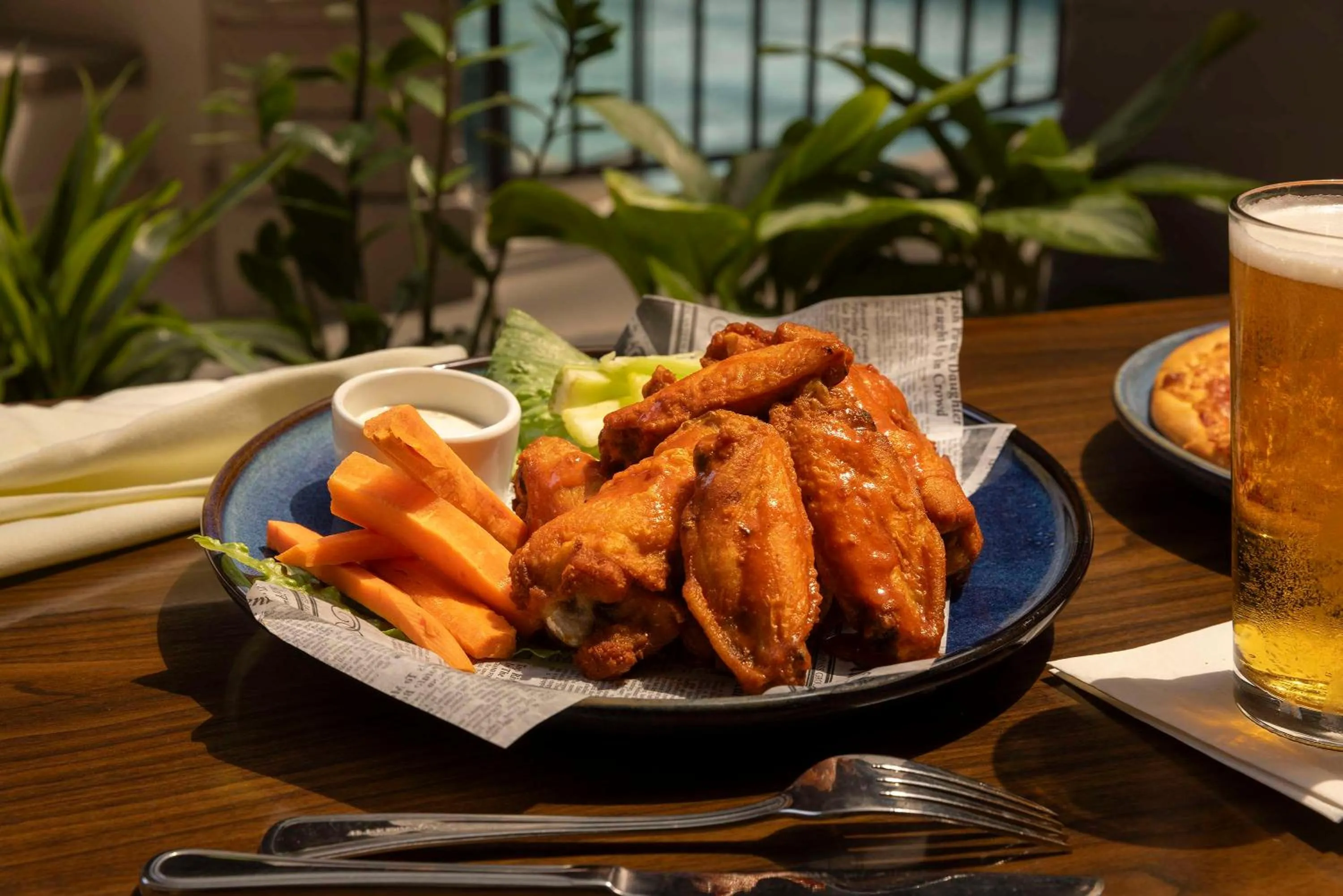 Restaurant/places to eat in Embassy Suites by Hilton Anaheim North