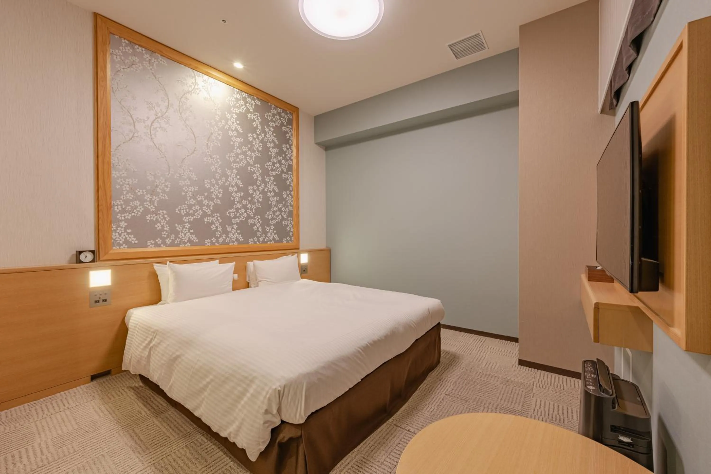 Photo of the whole room, Bed in Richmond Hotel Tokyo Mejiro