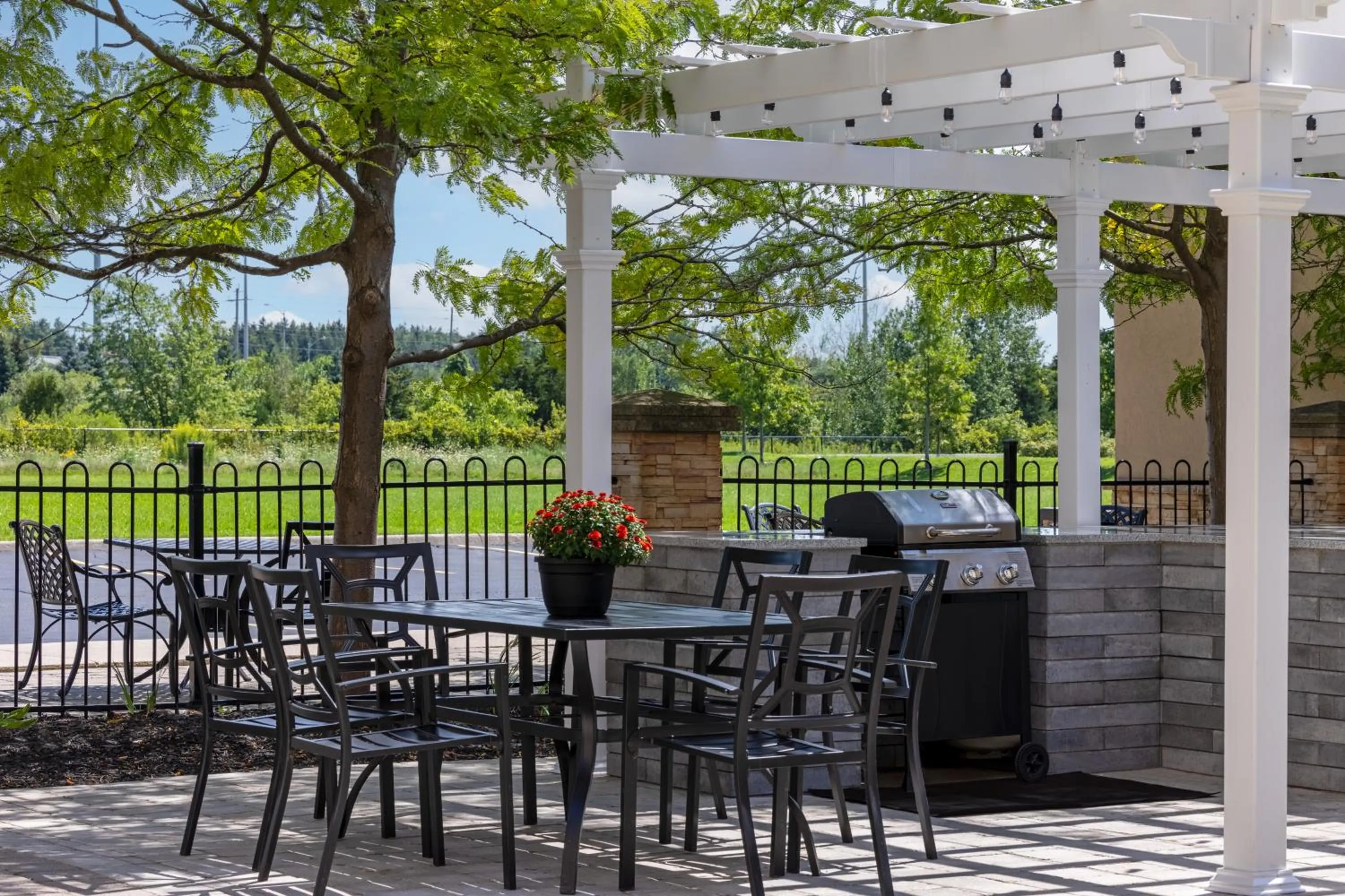 BBQ facilities in Homewood Suites by Hilton Cambridge-Waterloo, Ontario