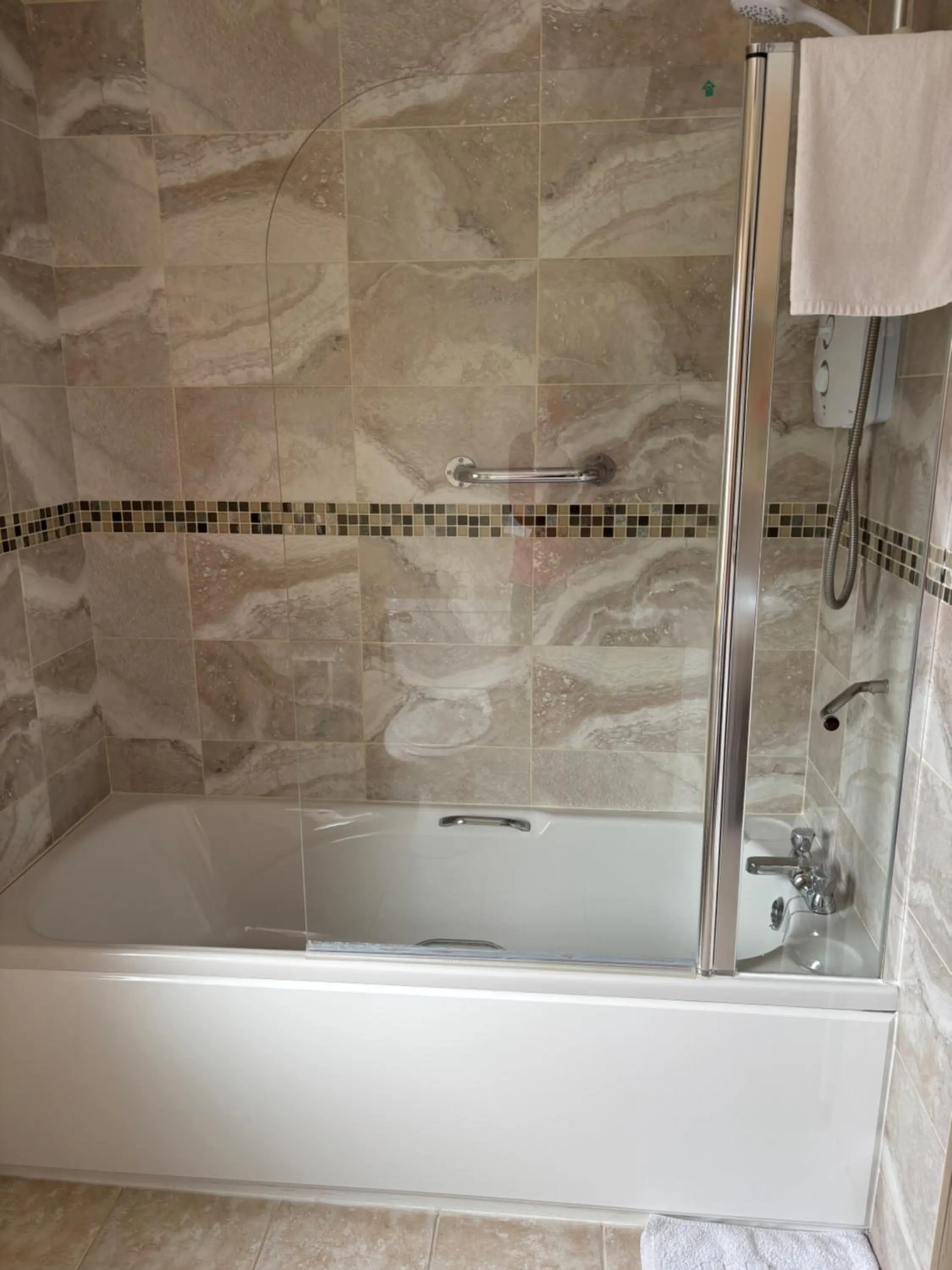 Bathroom in Ballindrum Farm B&B