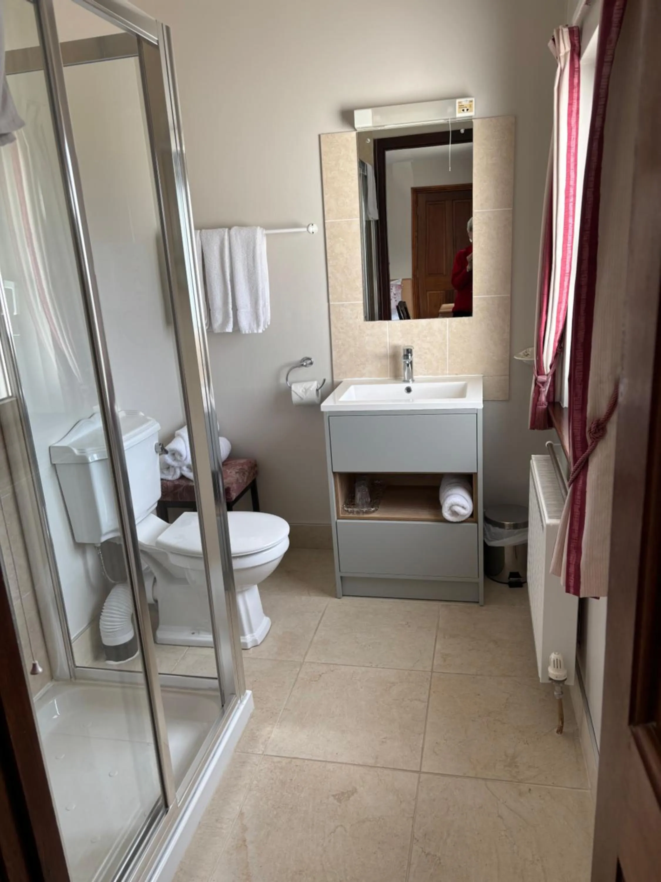 Bathroom in Ballindrum Farm B&B