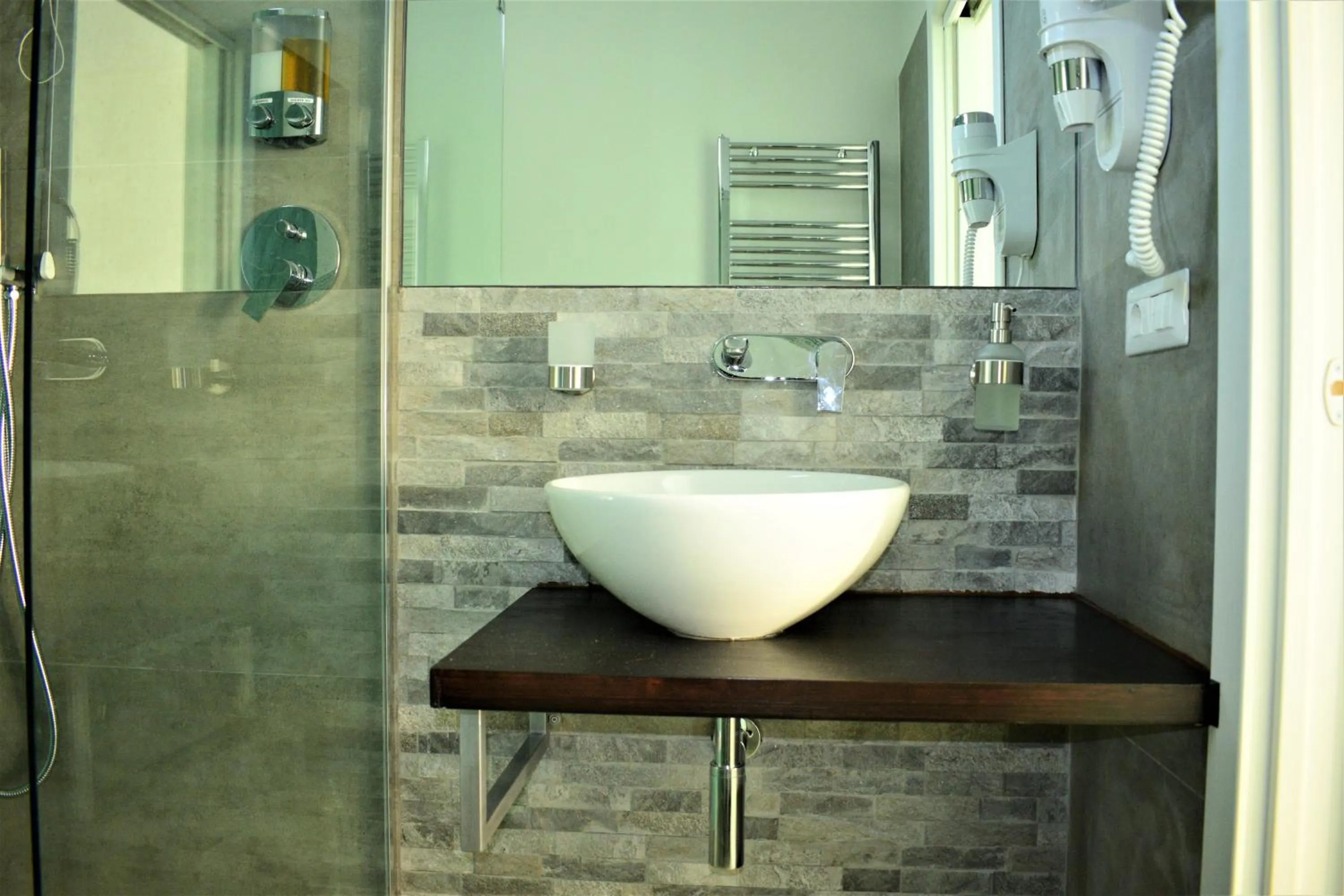 Shower in B&B Vietri 360