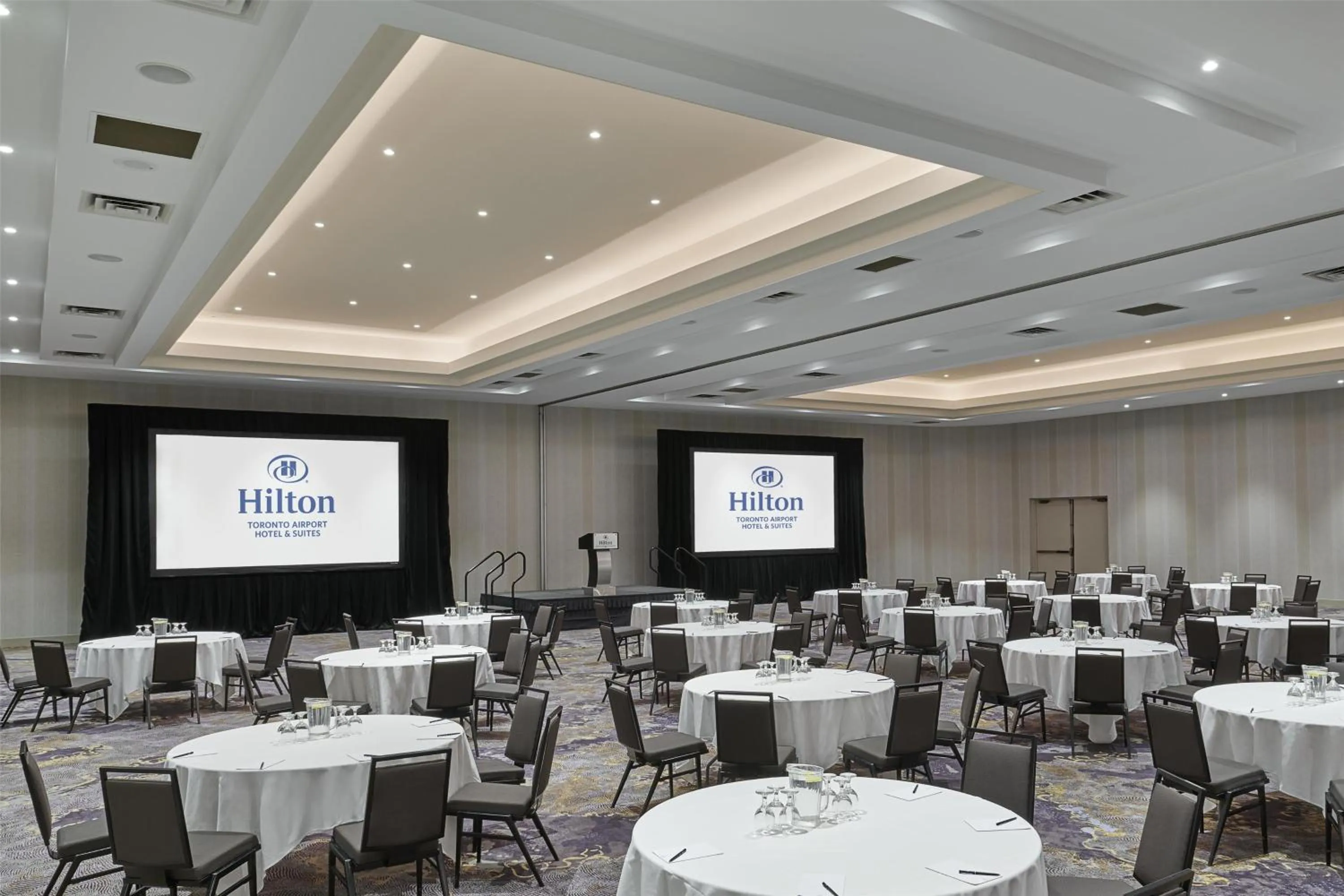 Meeting/conference room in Hilton Toronto Airport Hotel & Suites