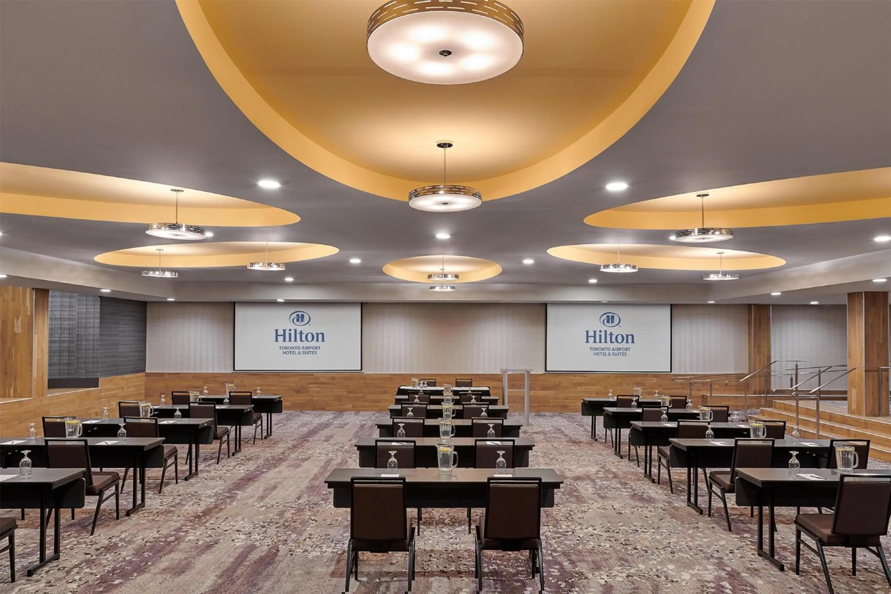 Meeting/conference room in Hilton Toronto Airport Hotel & Suites