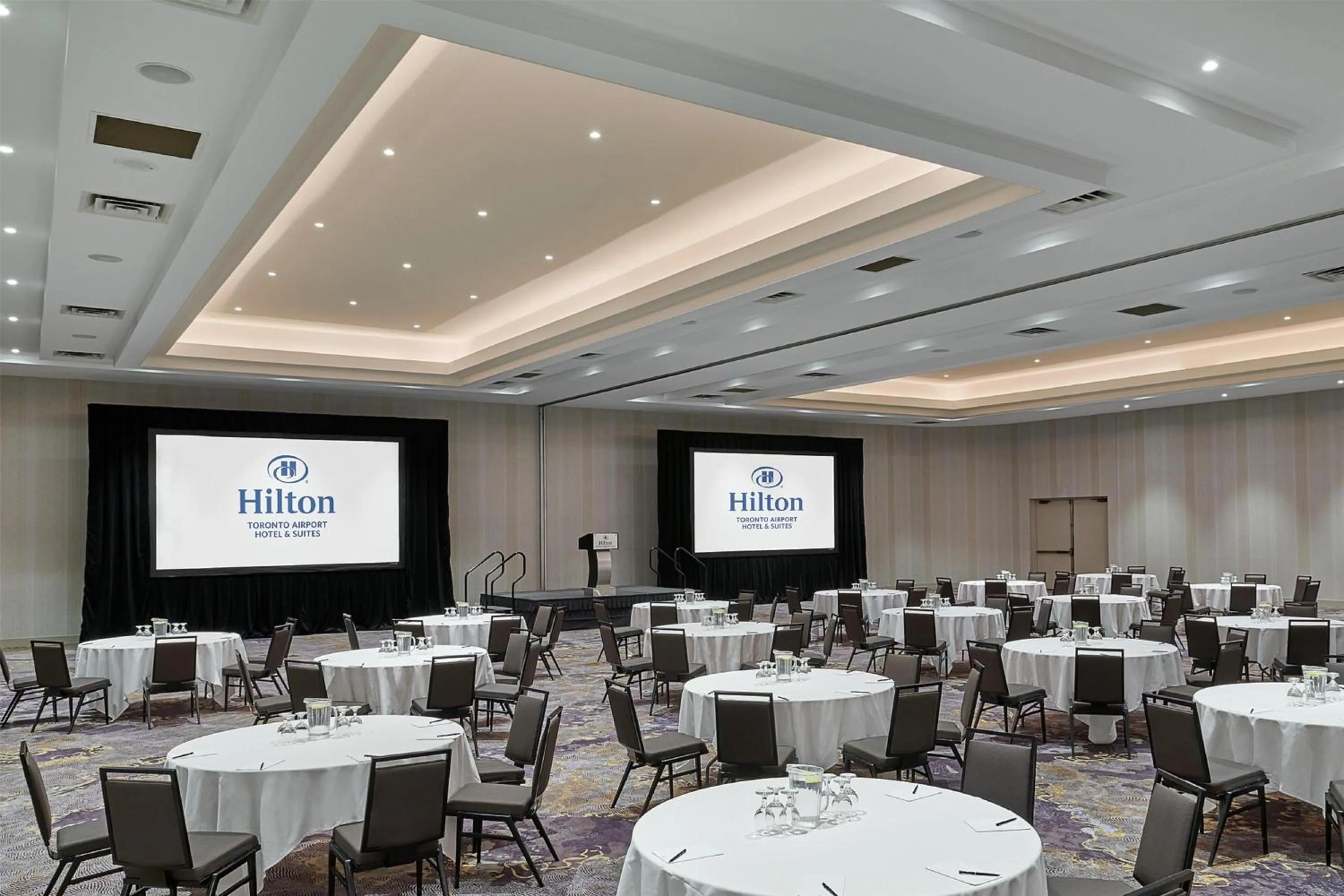 Meeting/conference room in Hilton Toronto Airport Hotel & Suites