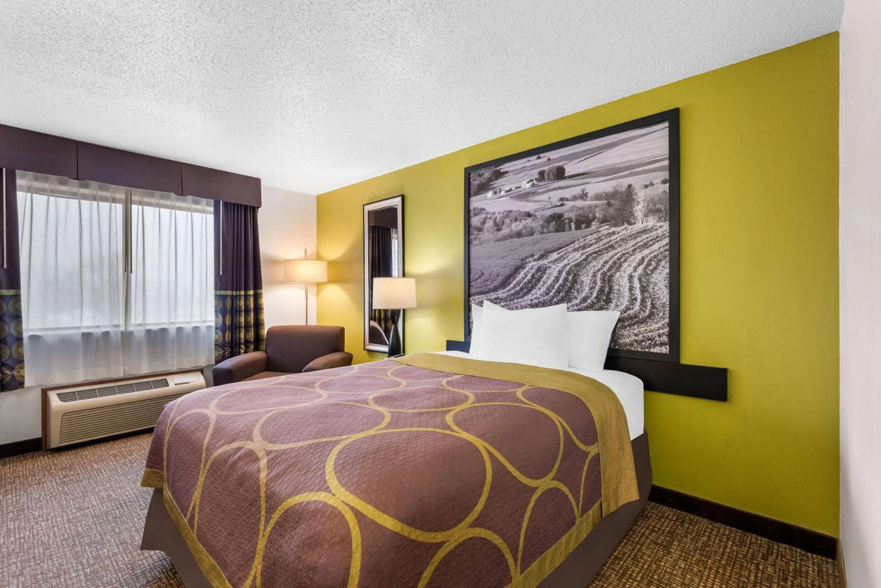 Bed in Super 8 by Wyndham Oelwein