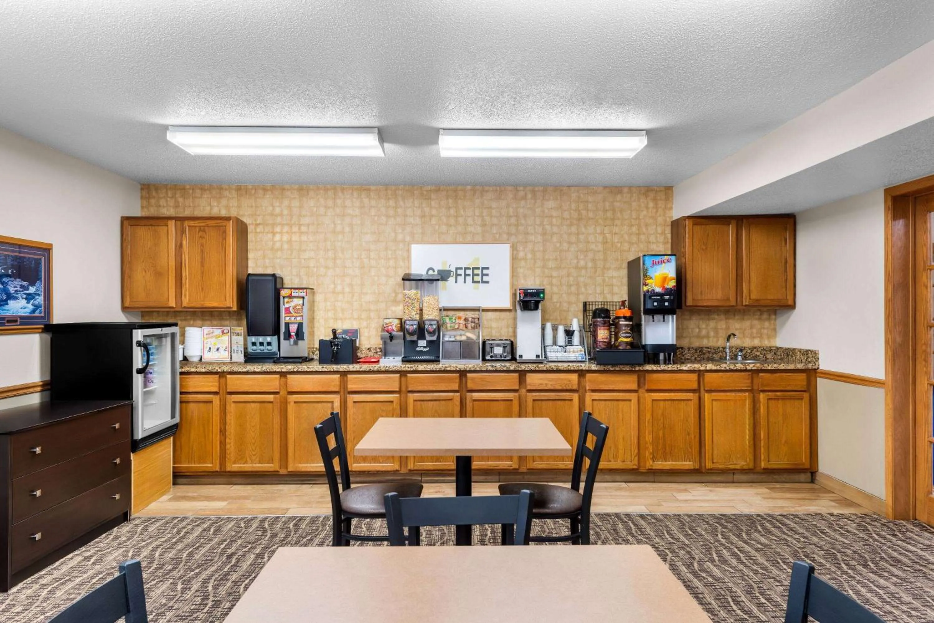 Restaurant/places to eat in Super 8 by Wyndham Oelwein