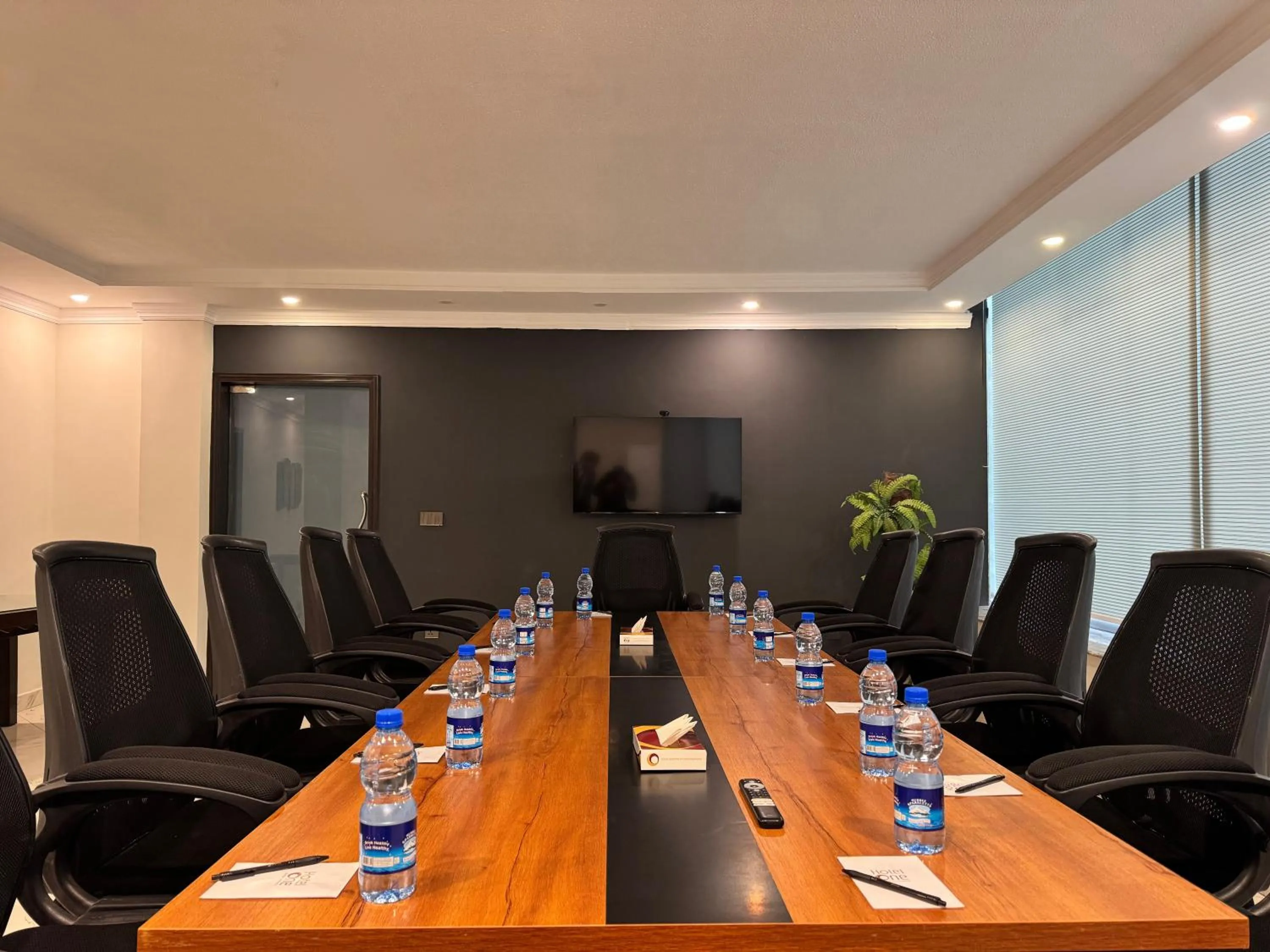 Meeting/conference room in Hotel One The Mall, Lahore