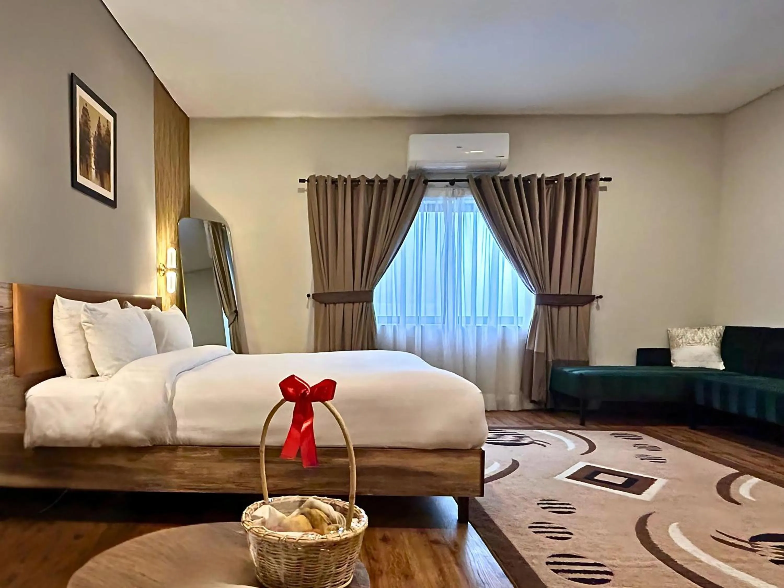 Bedroom, Bed in Hotel One The Mall, Lahore