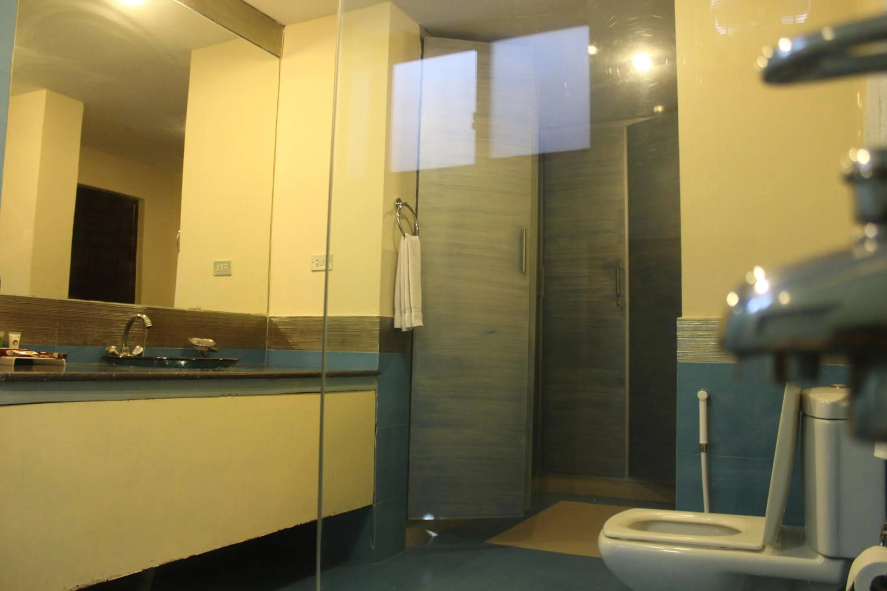 Bathroom in Hotel One Bahawalpur
