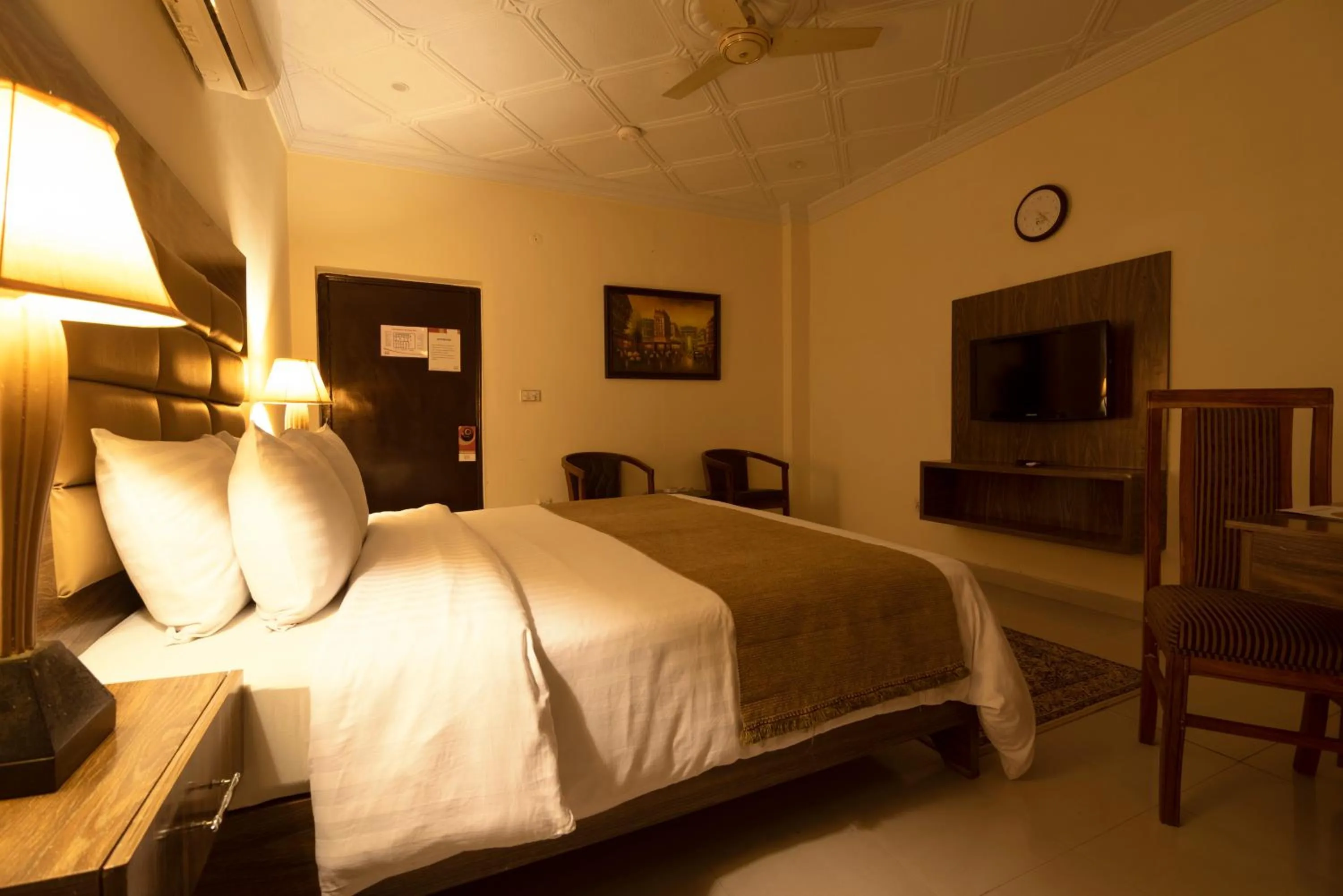 Photo of the whole room, Bed in Hotel One Lalazar Multan