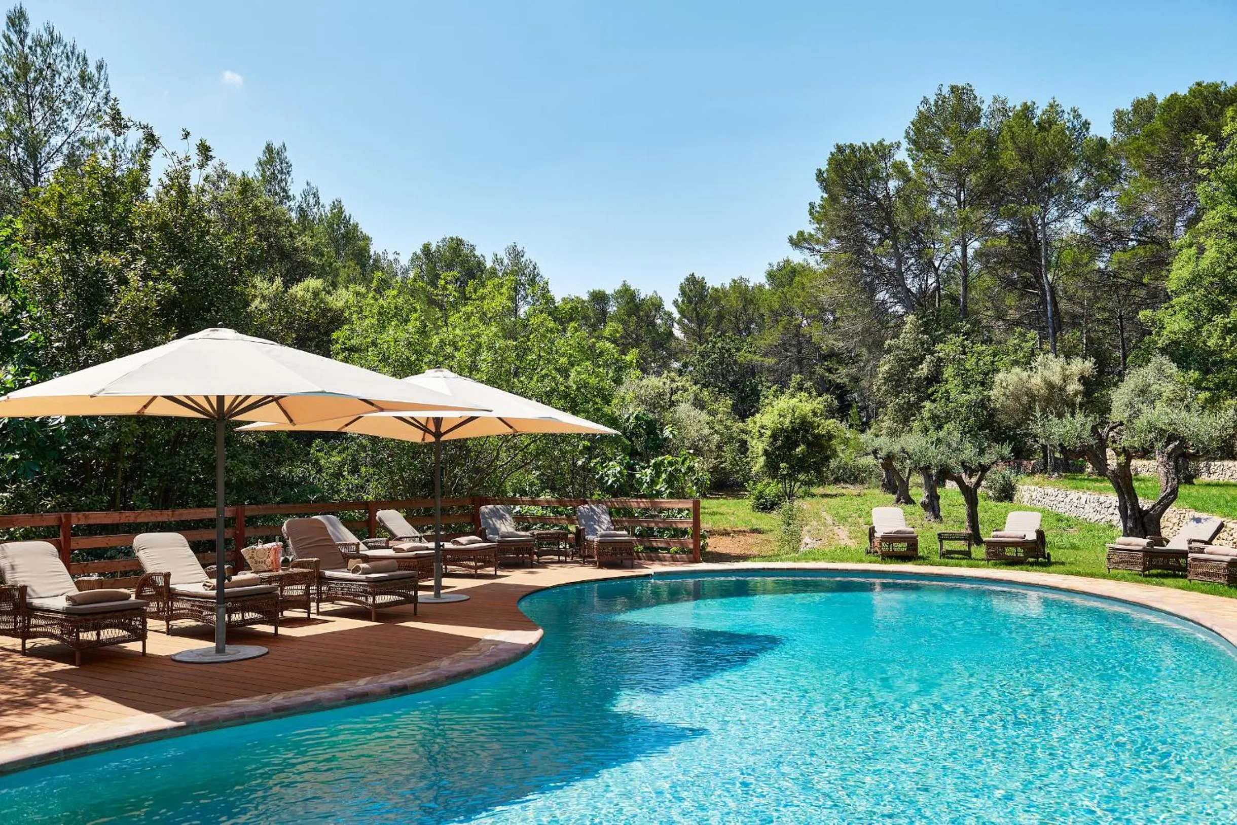 Pool view in Château de Berne