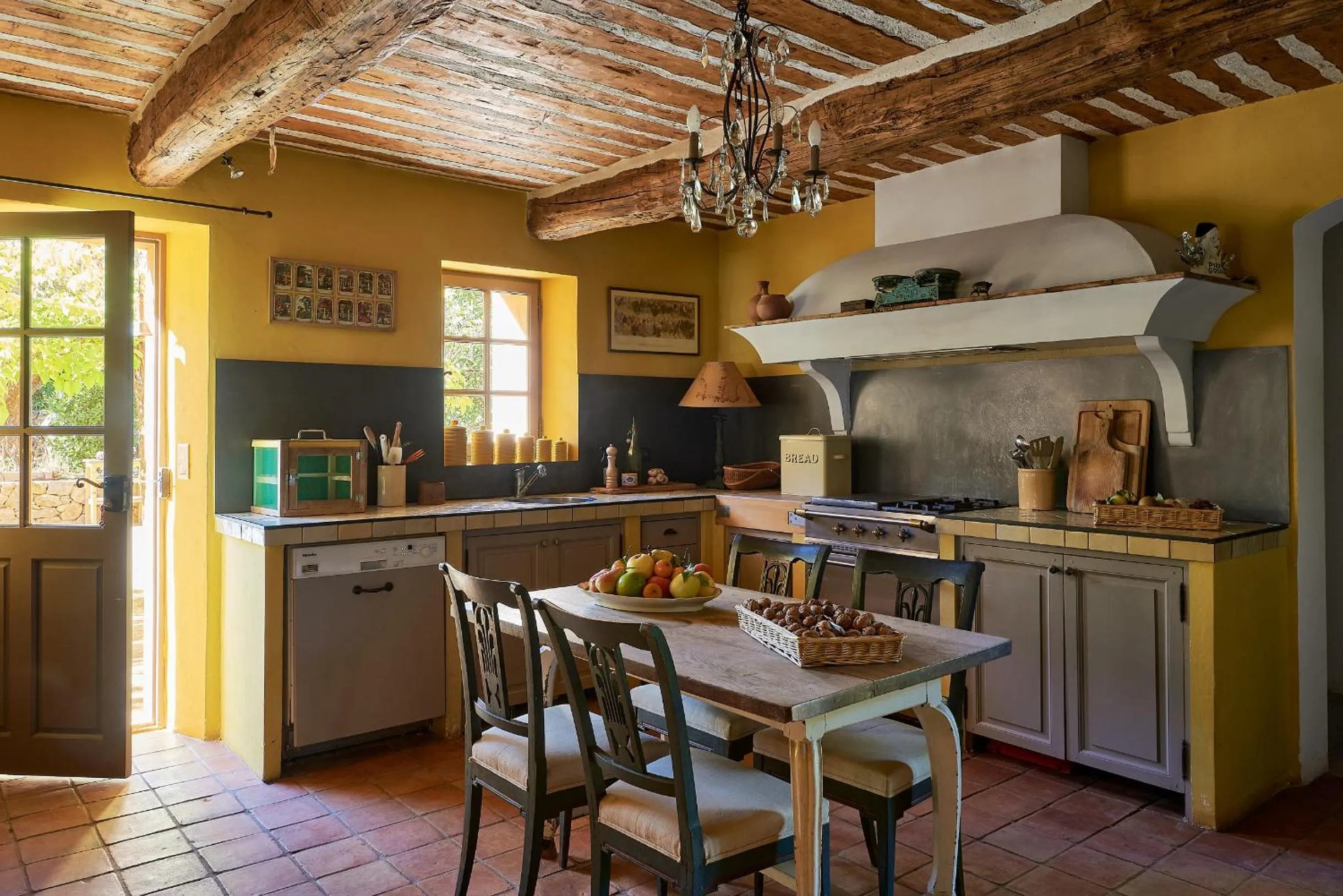 Kitchen or kitchenette in Château de Berne