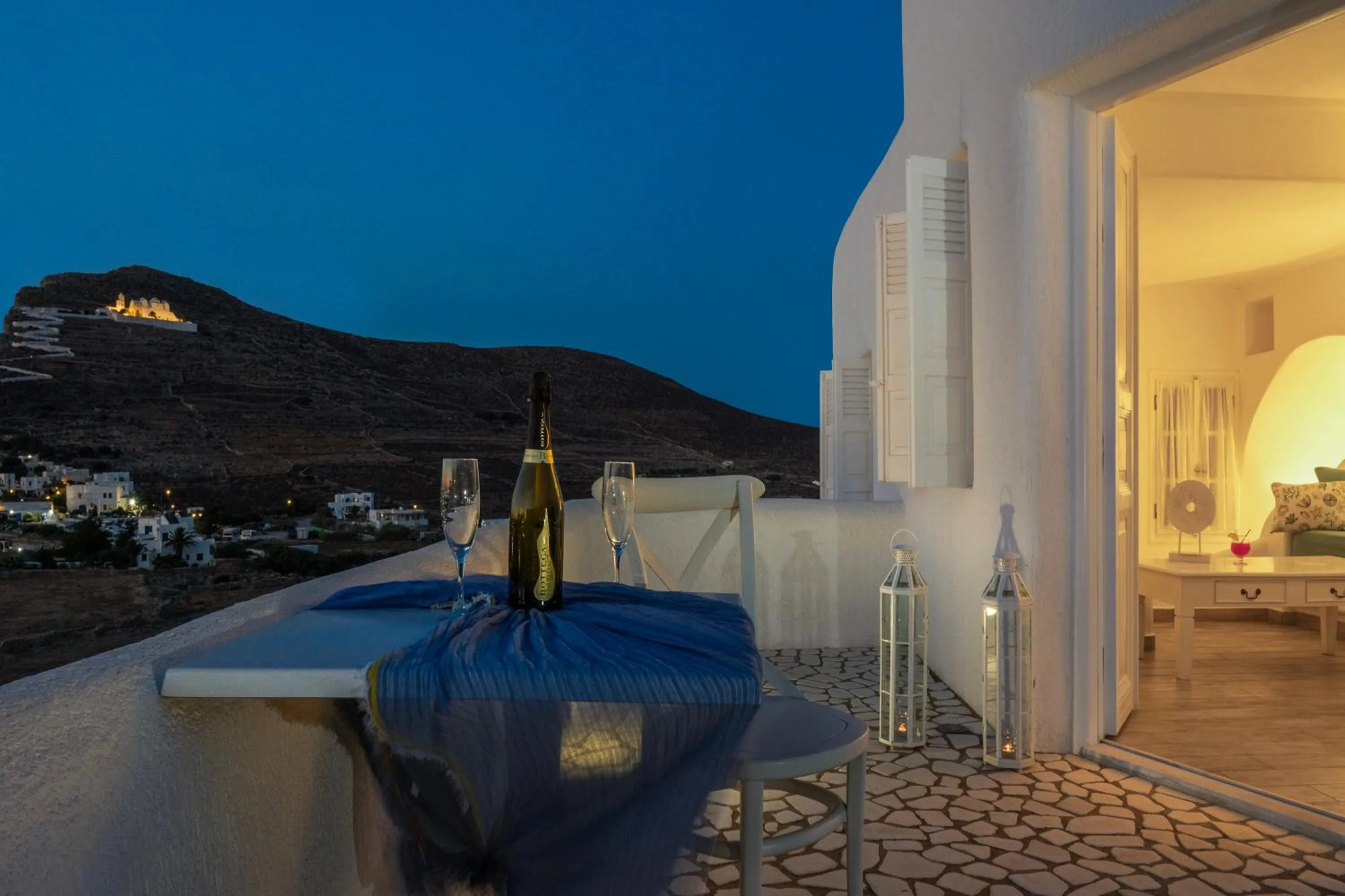 Aspalathras White Hotel