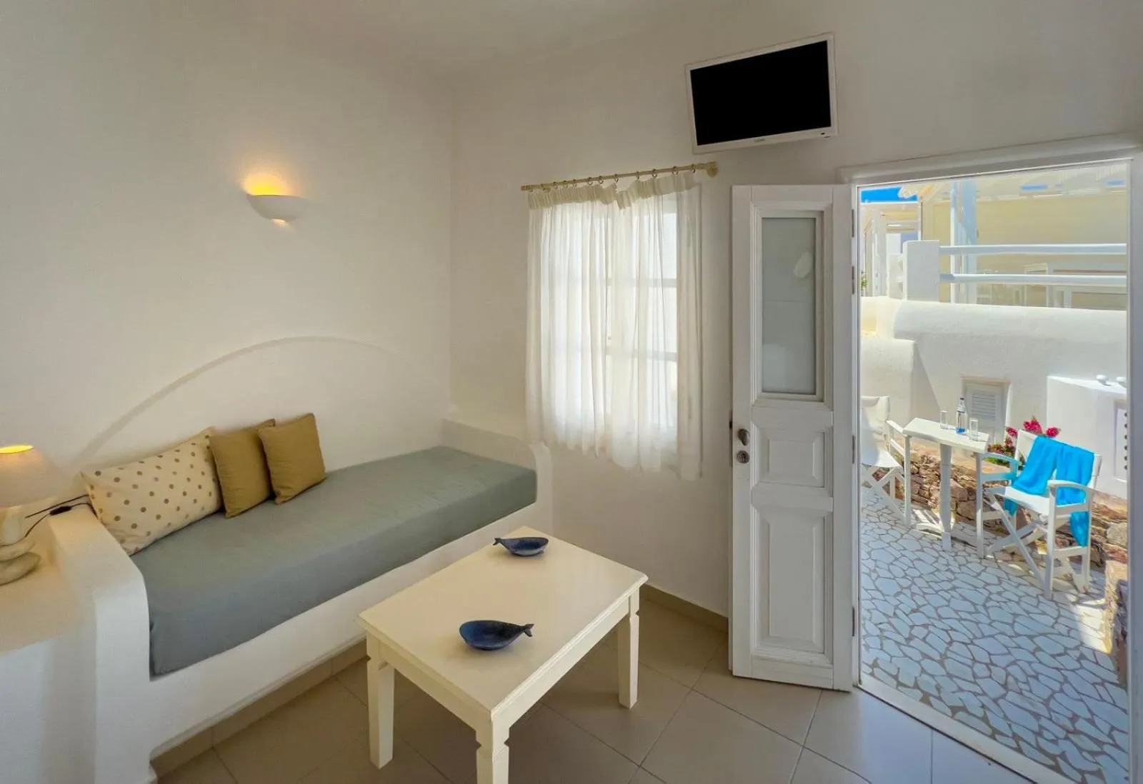 Aspalathras White Hotel