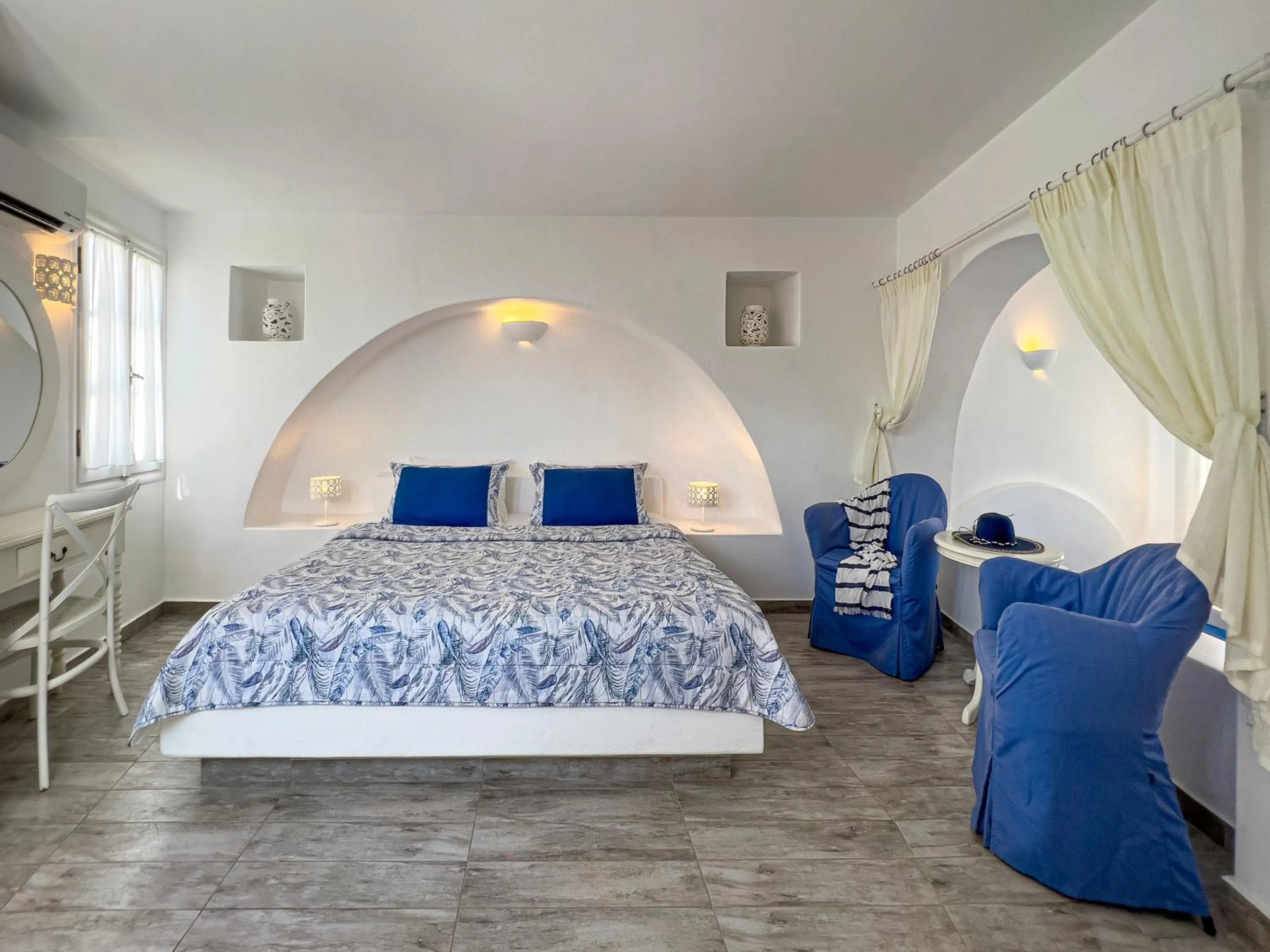 Aspalathras White Hotel