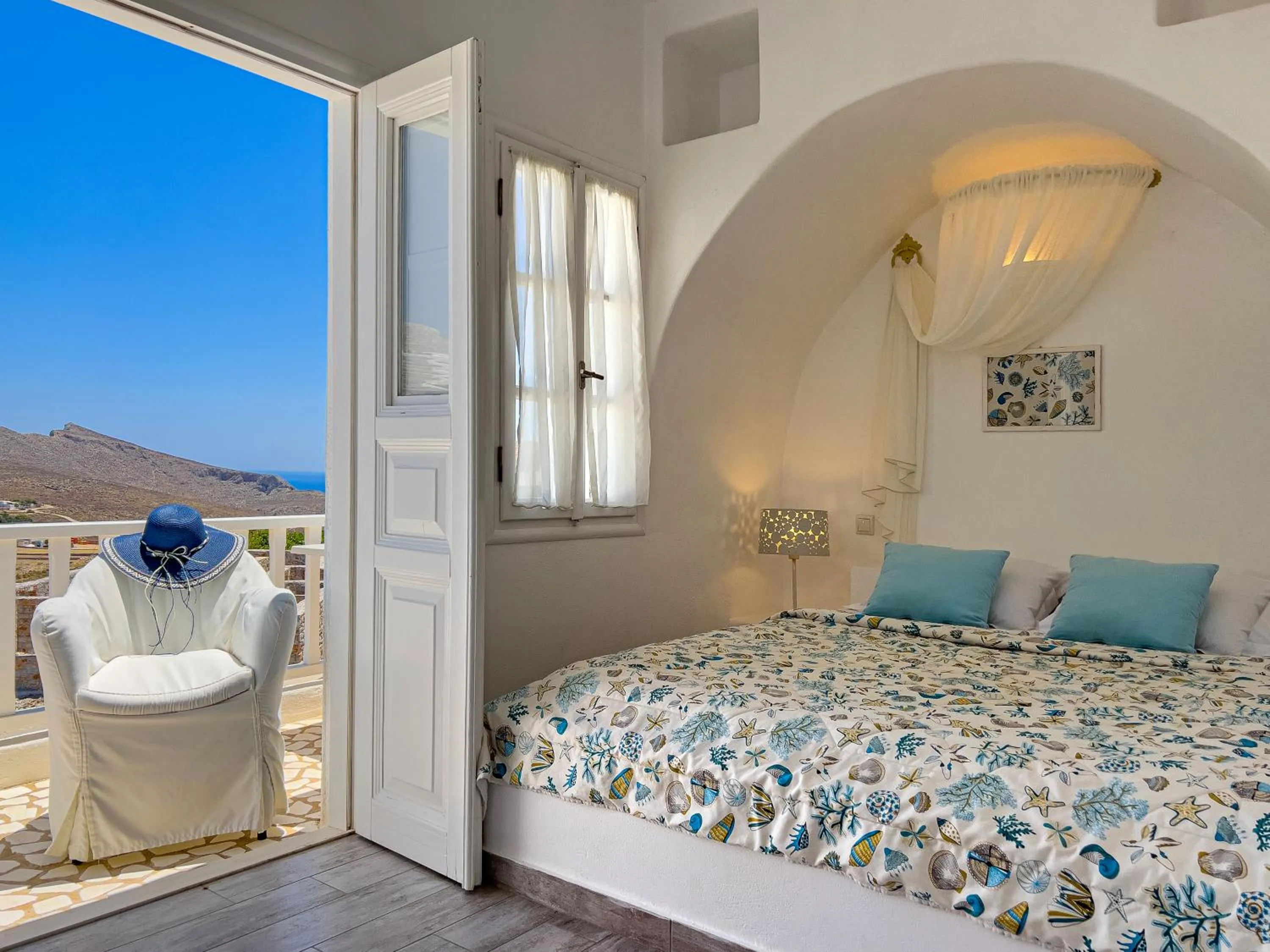 Aspalathras White Hotel