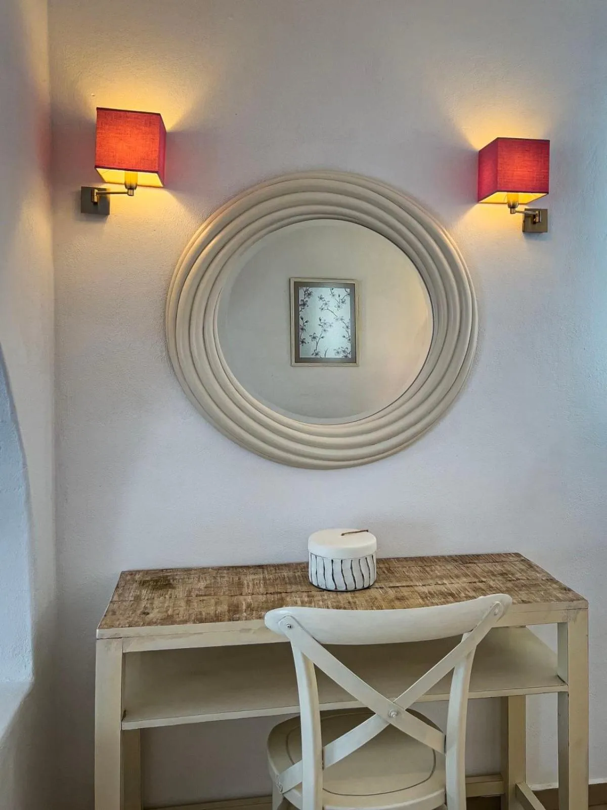 Aspalathras White Hotel