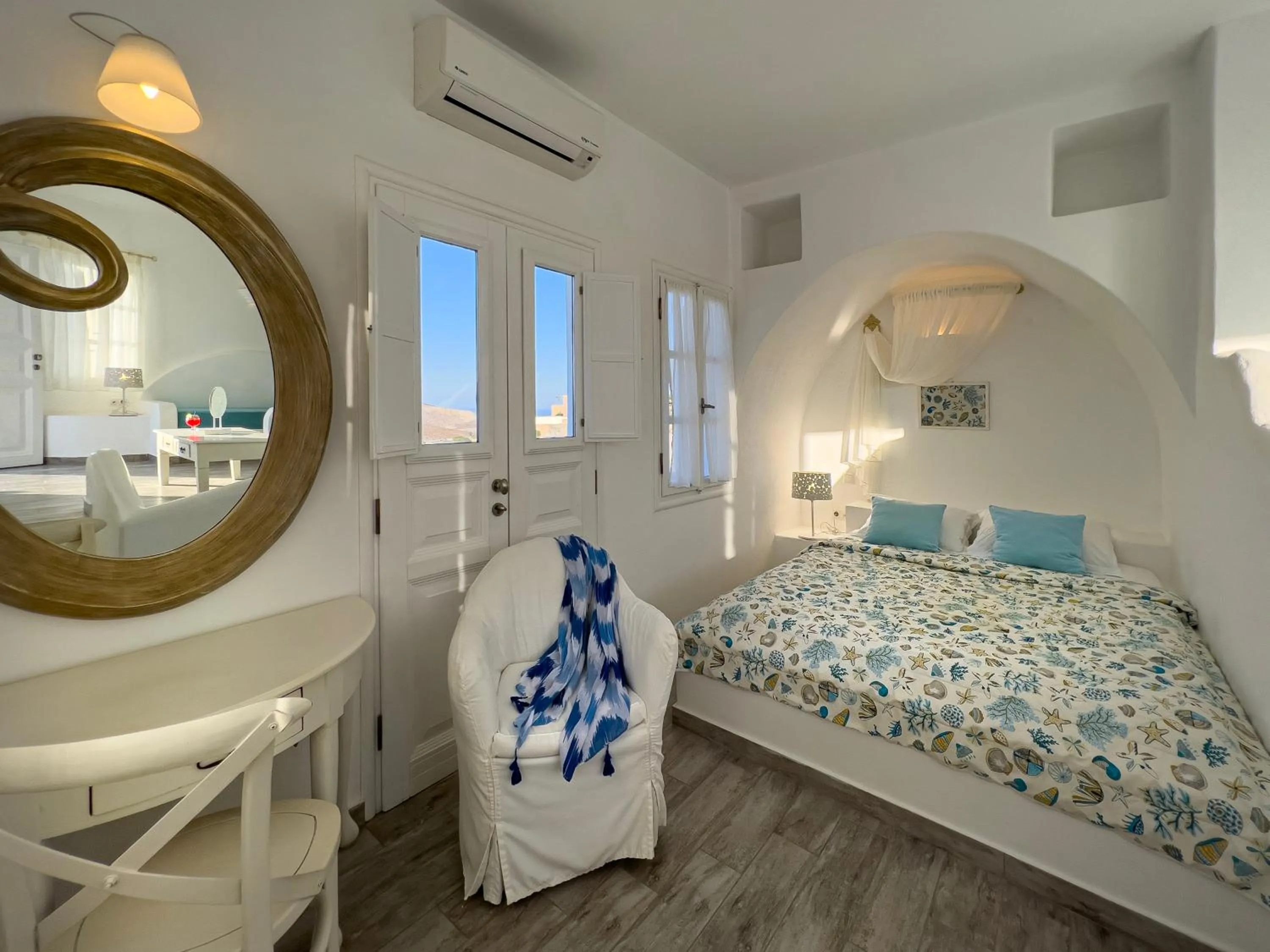 Aspalathras White Hotel