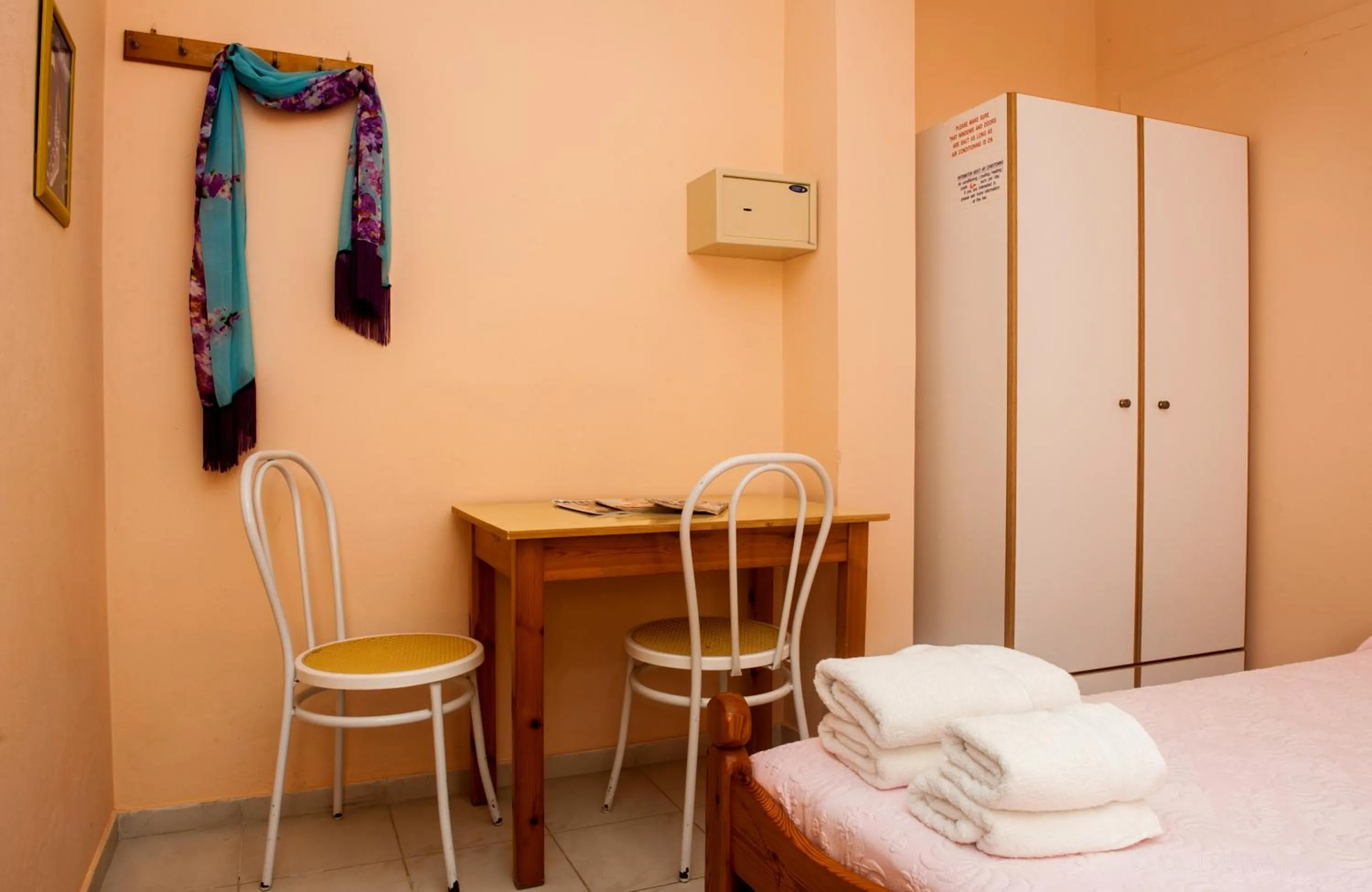 Bedroom, Bed in Paradise Studios