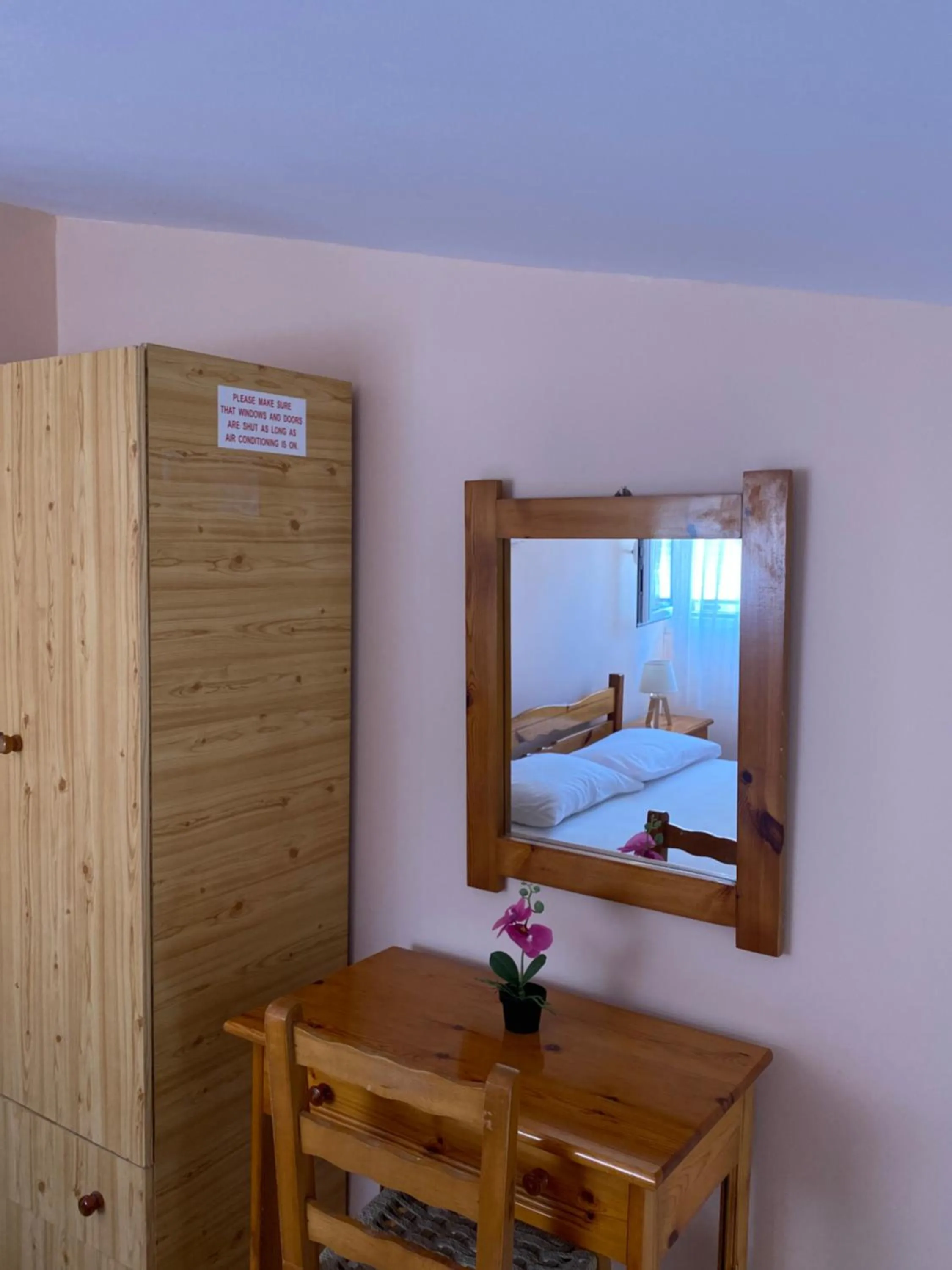 Bed in Paradise Studios