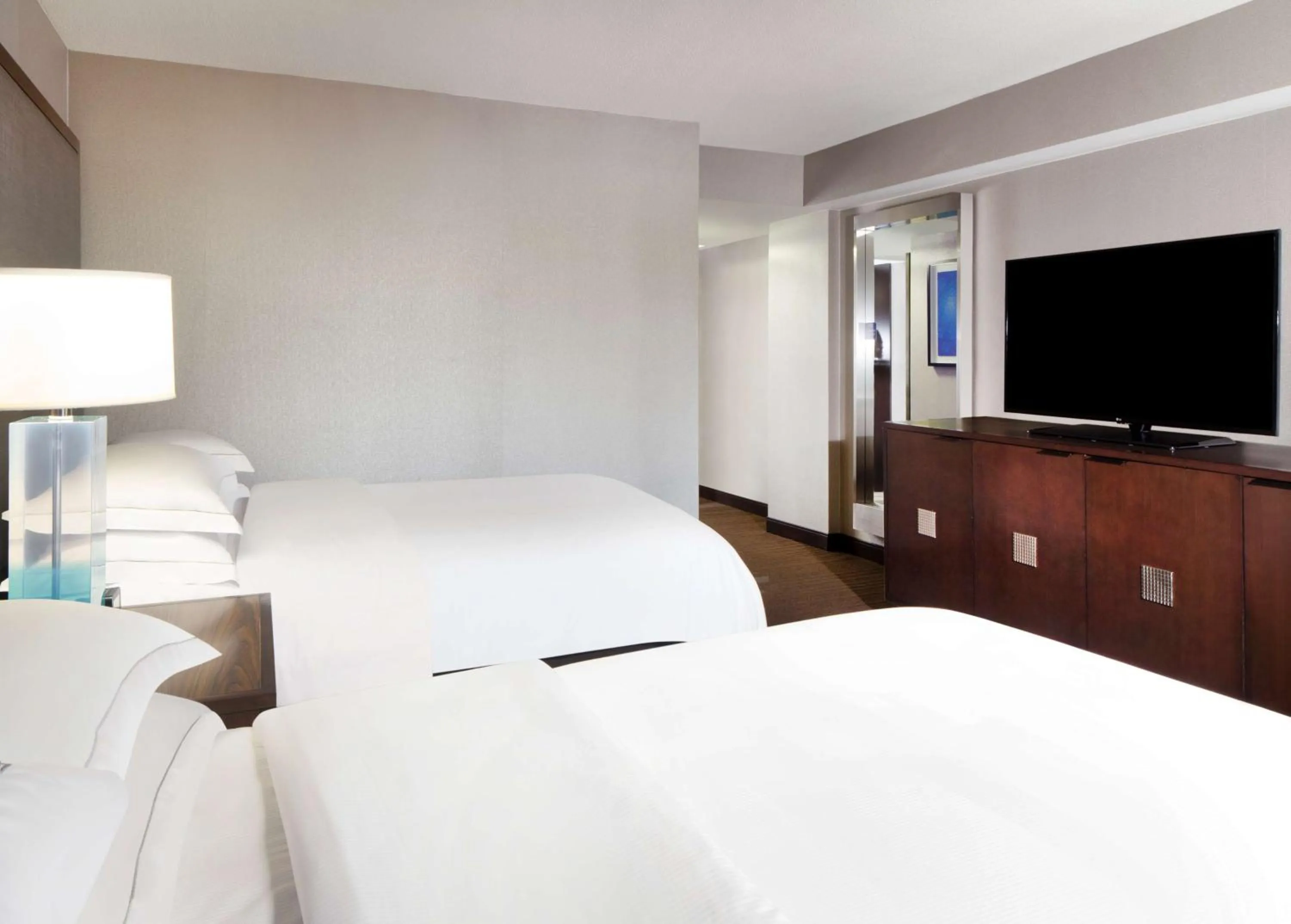 Bedroom, Bed in Hilton Parsippany