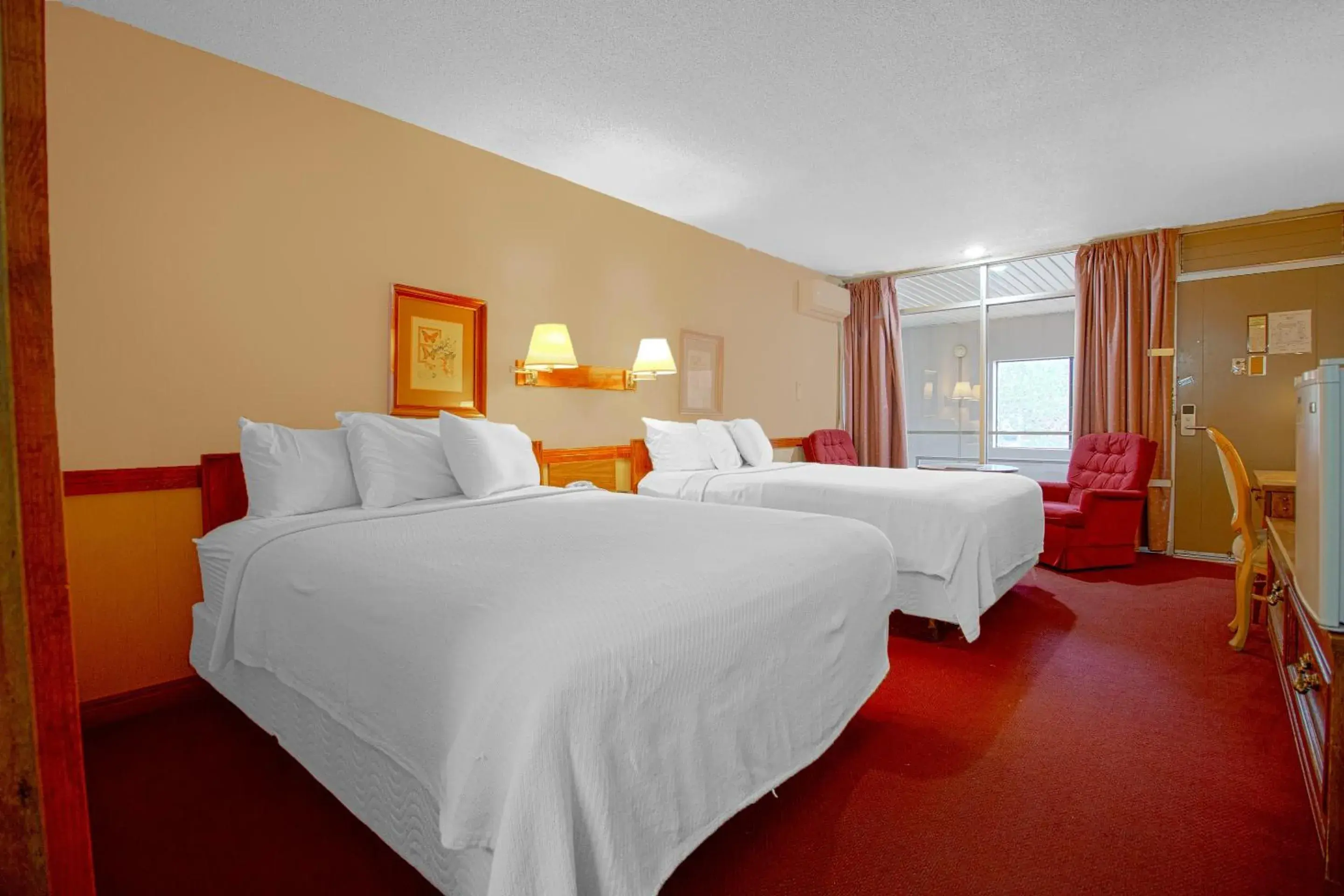 2 Queen Beds Non-Smoking in HomeTown Inn By OYO - Liberal, KS 2 Queen Beds Non-Smoking in HomeTown Inn By OYO - Liberal, KS