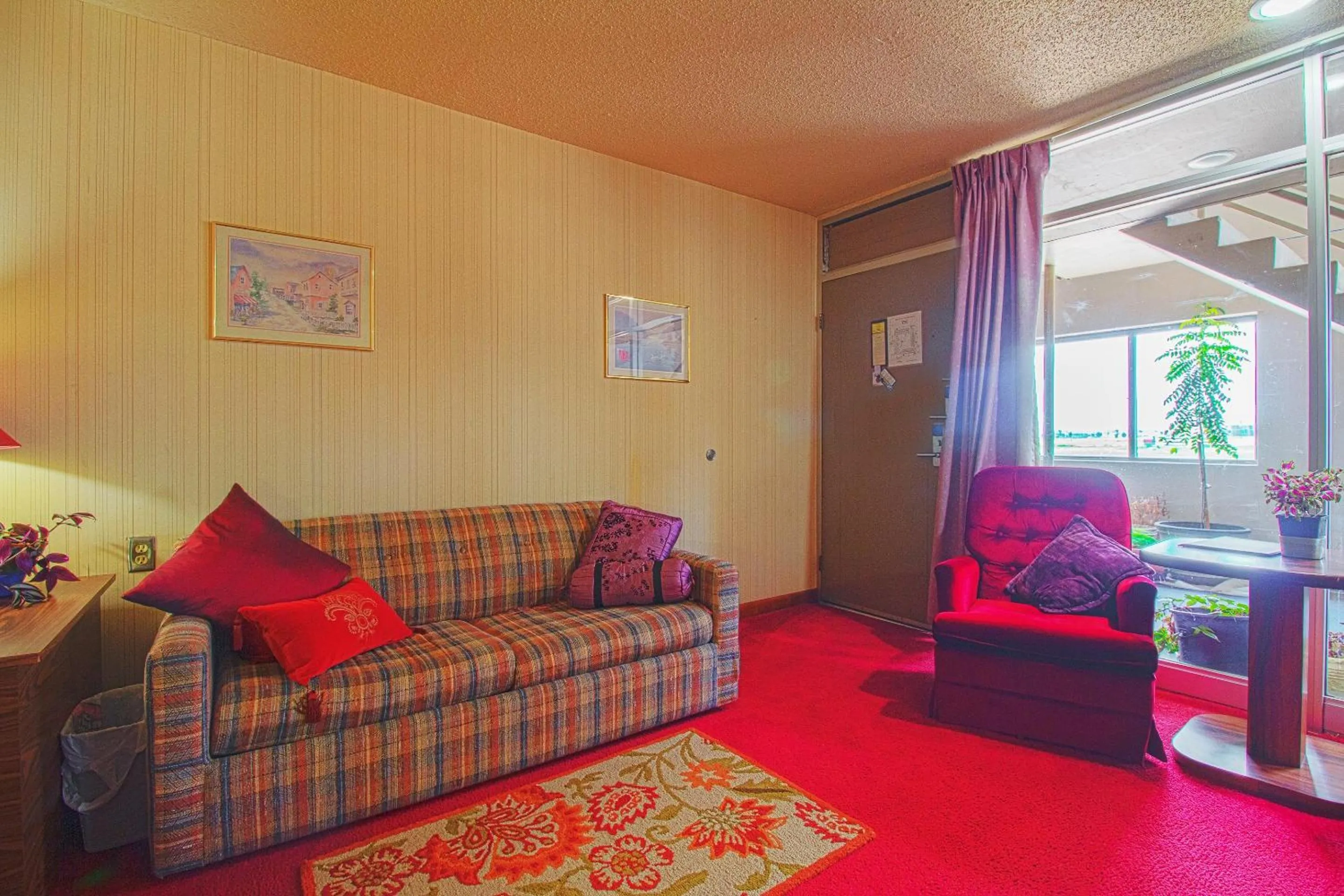 Bedroom in HomeTown Inn By OYO - Liberal, KS