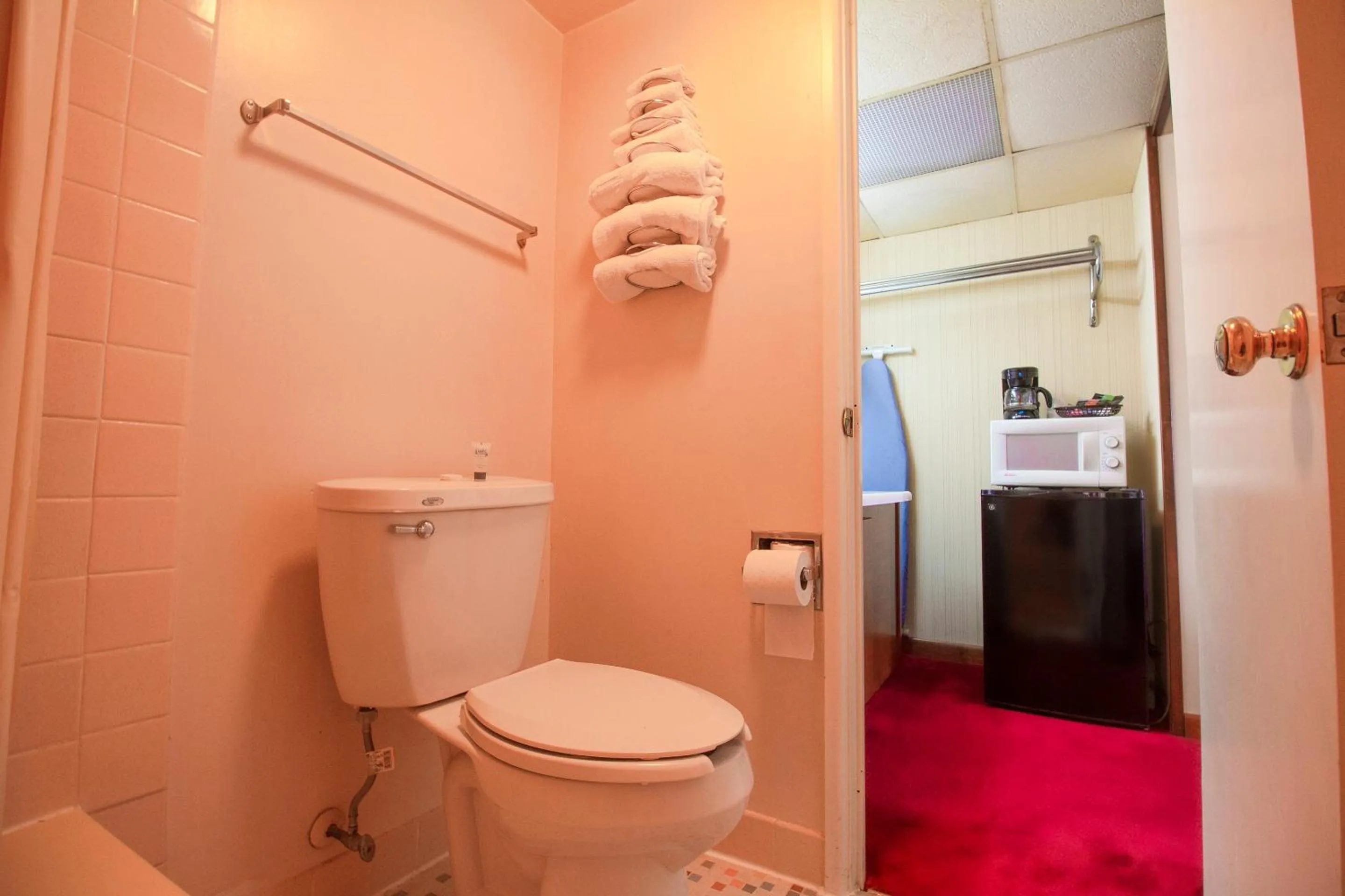 Bathroom in HomeTown Inn By OYO - Liberal, KS