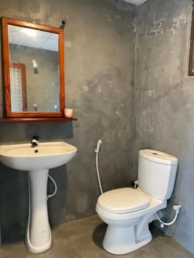 Bathroom in Sky Mountain Café with seaview