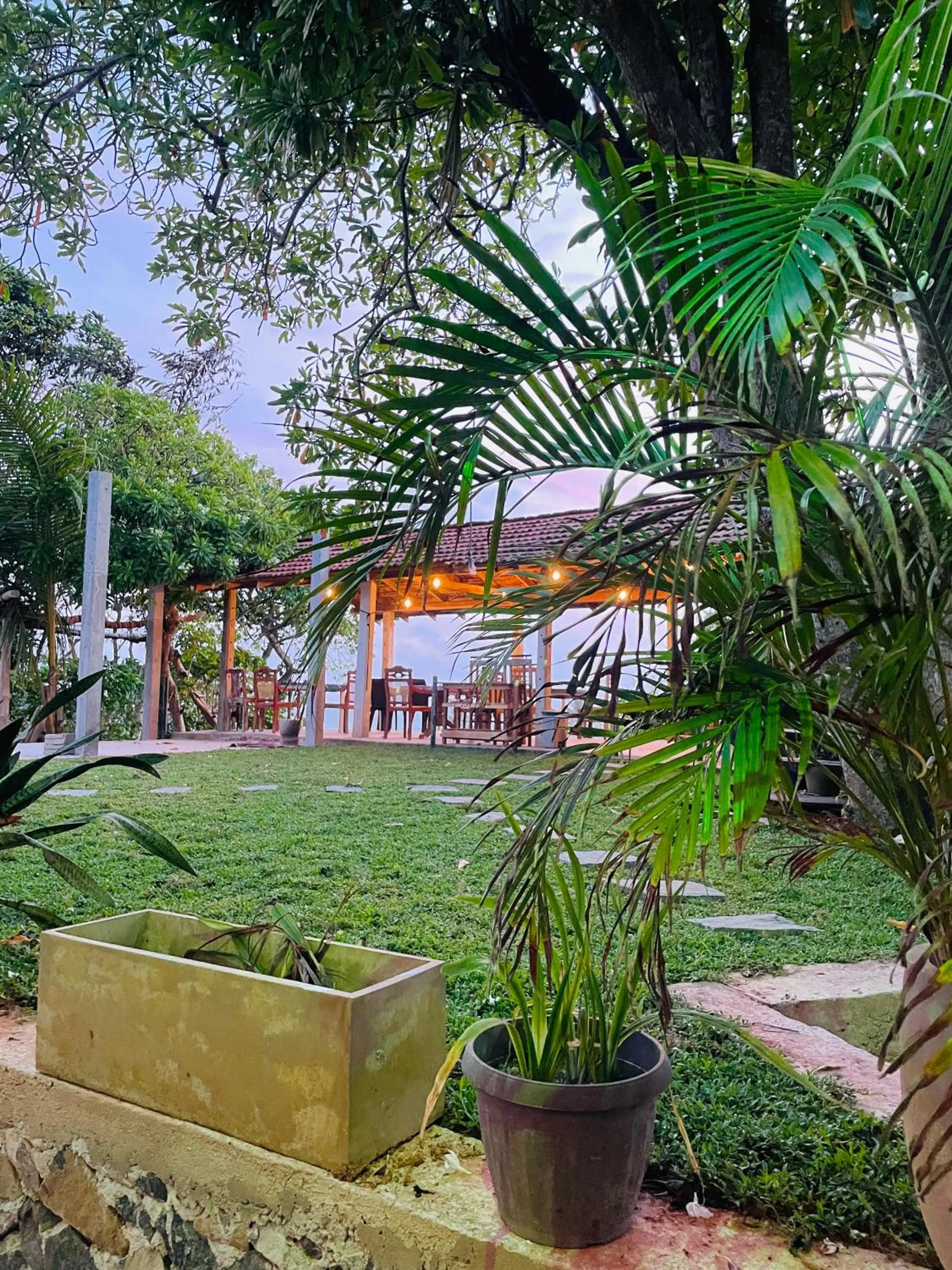 Sky Mountain Café with seaview