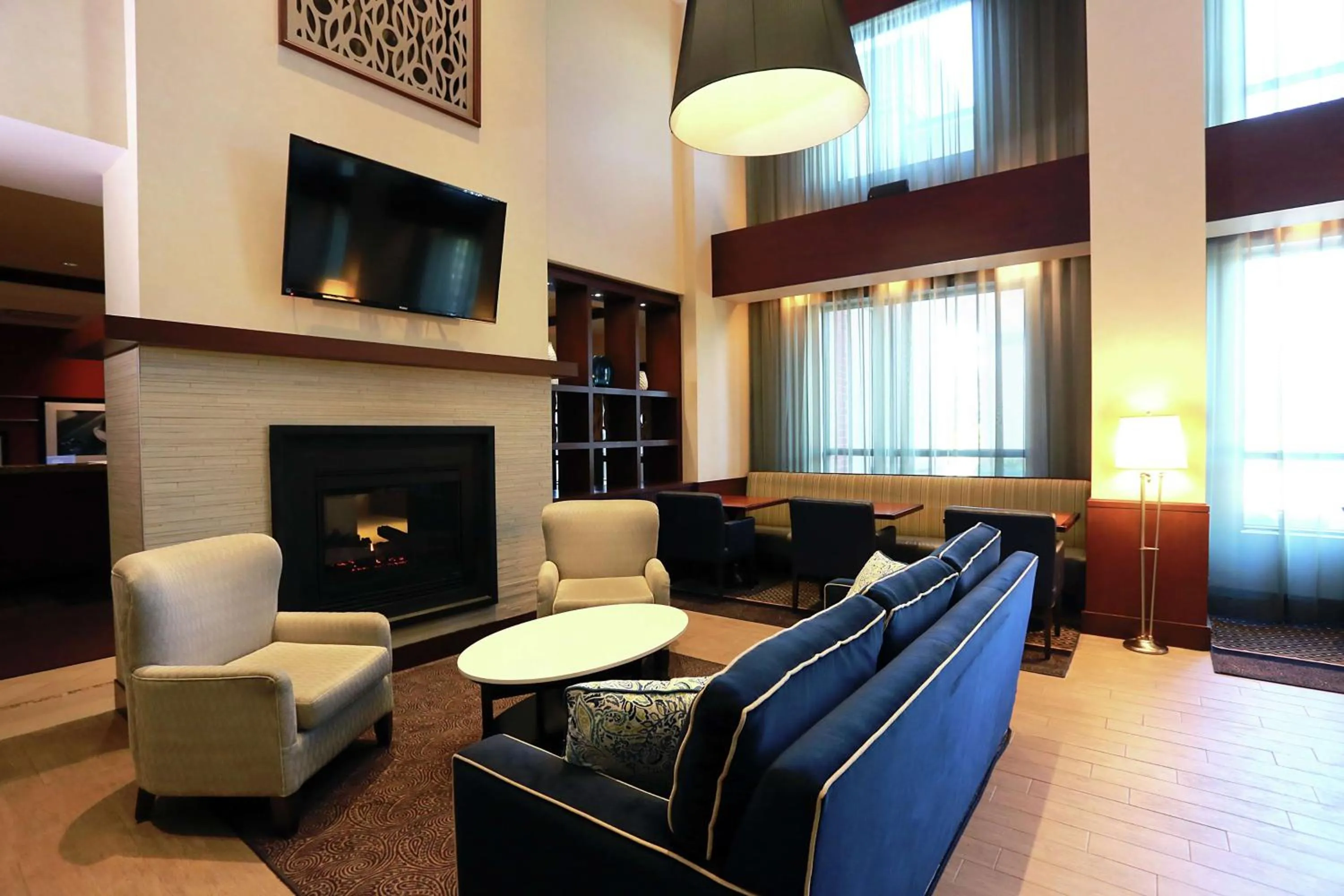 Lobby or reception in Hampton Inn & Suites Laval