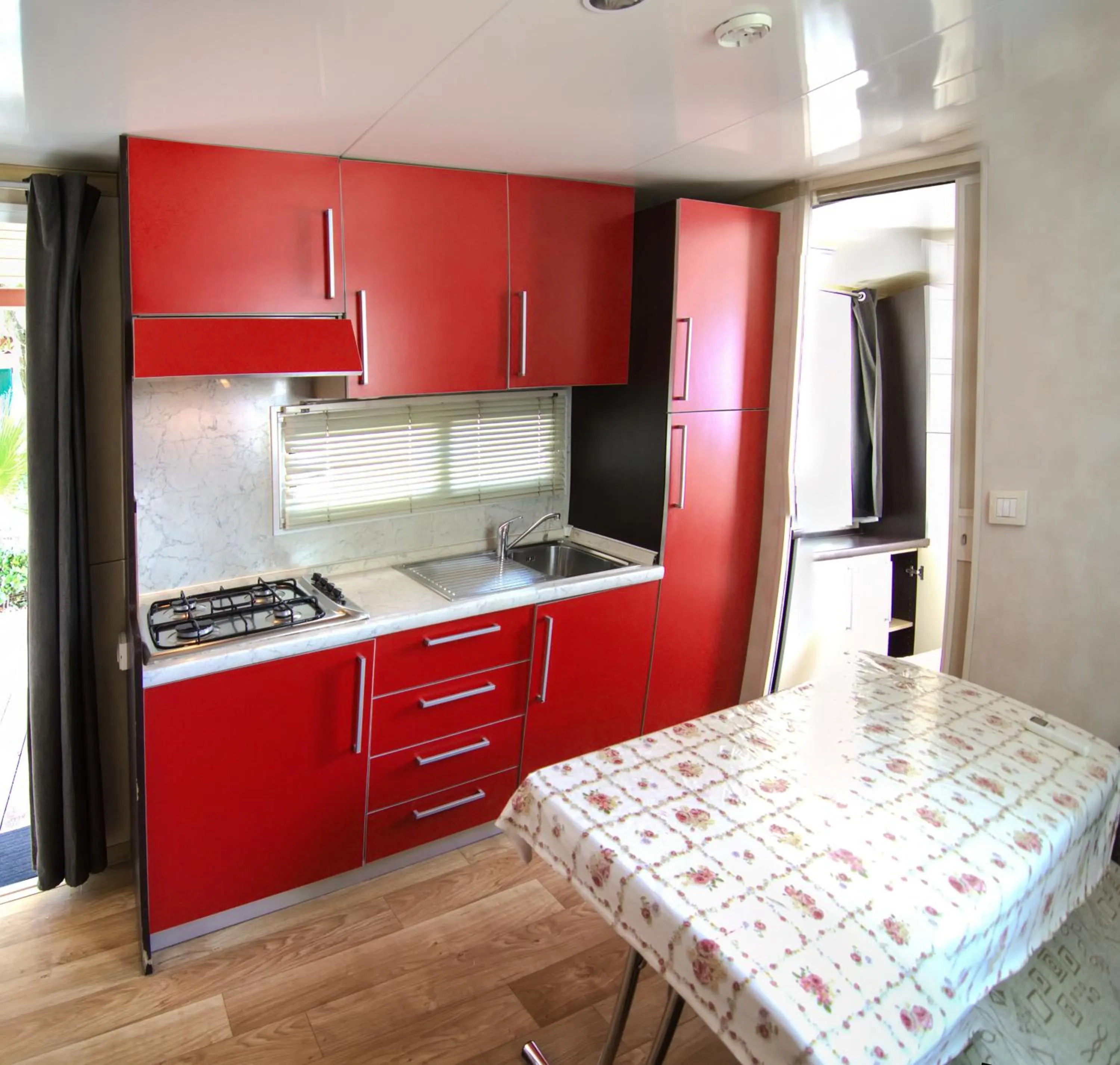 Kitchen or kitchenette in Camping La Focetta Sicula