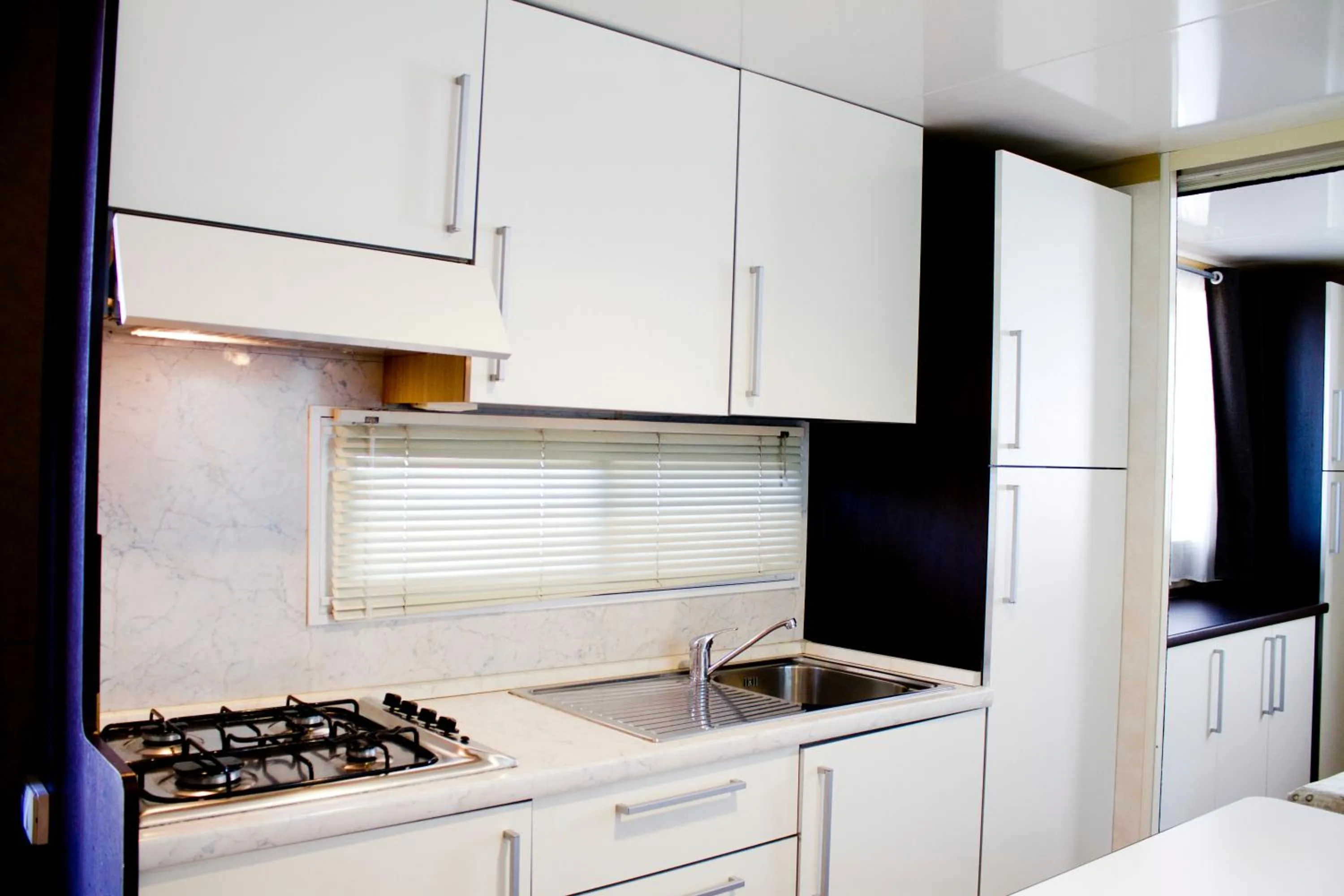 Kitchen or kitchenette in Camping La Focetta Sicula