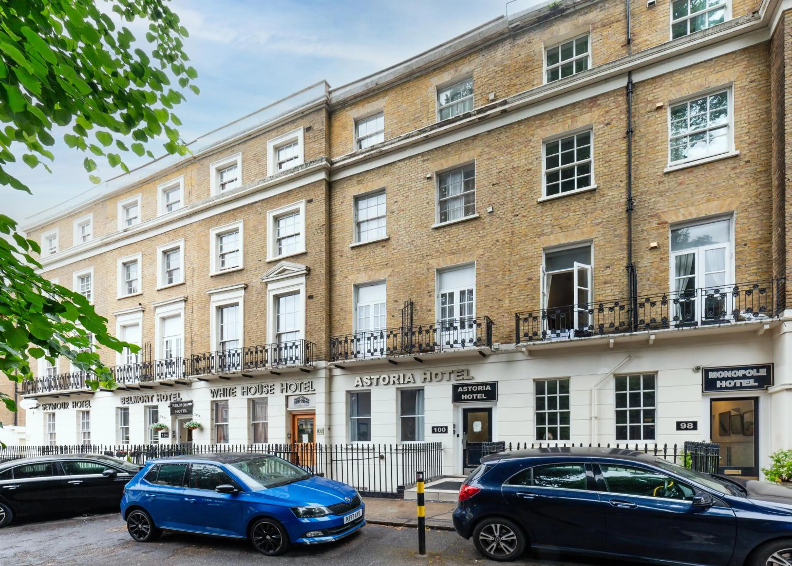 Facade/entrance in Astoria Hotel