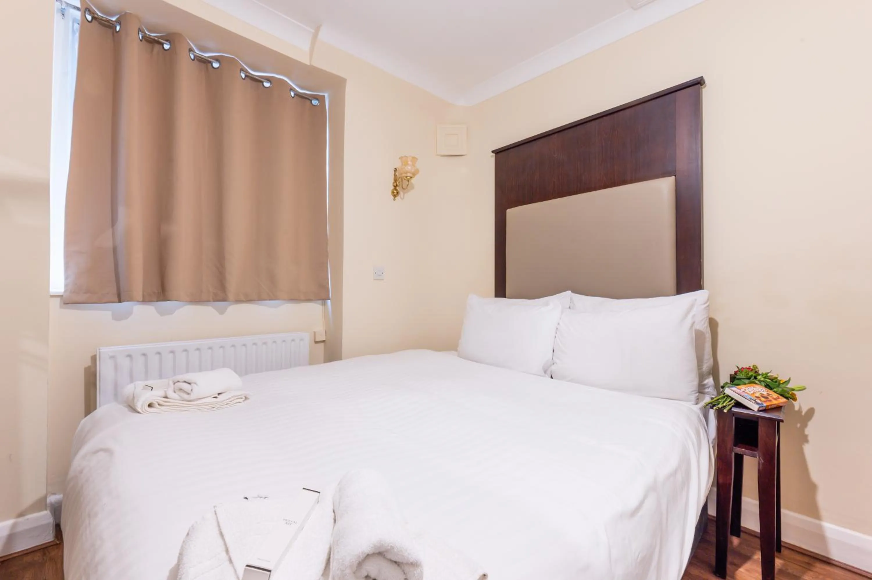 Bed in Astoria Hotel