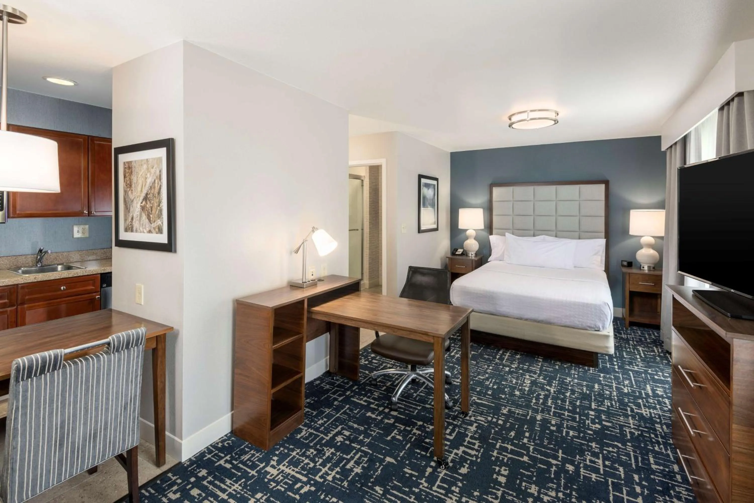 Bedroom, Bed in Homewood Suites by Hilton Mount Laurel