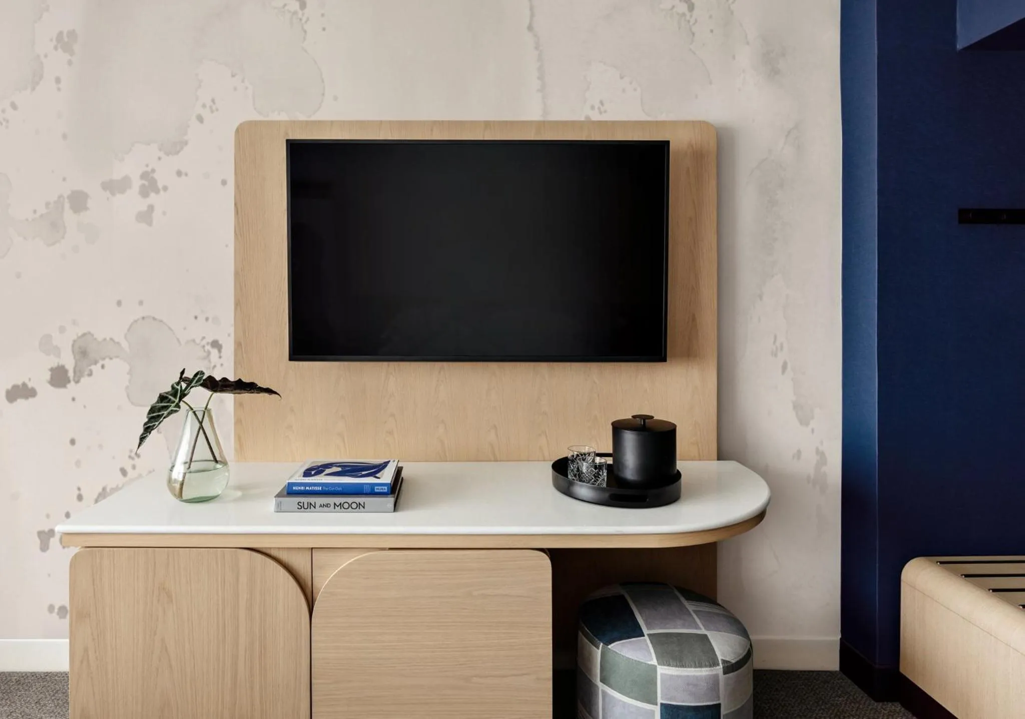 Photo of the whole room in Kimpton Theta New York - Times Square by IHG